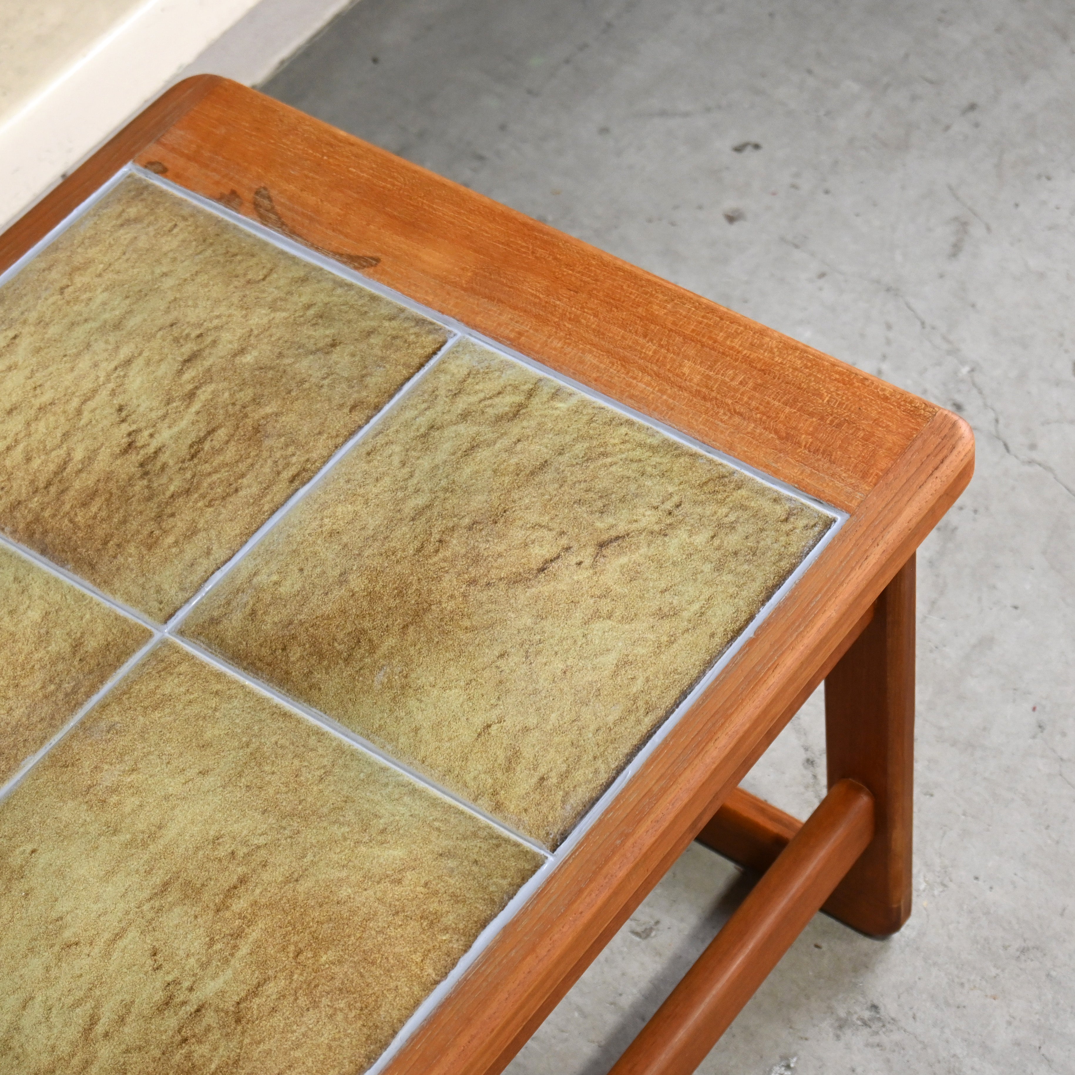 AnBerCraft Teak wood × Ceramic tile Coffee table Remake British vintage Scandinavian design / アンバークラフト チーク材 × セラミックタイル コーヒーテーブル リメイク イギリスヴィンテージ 北欧デザイン