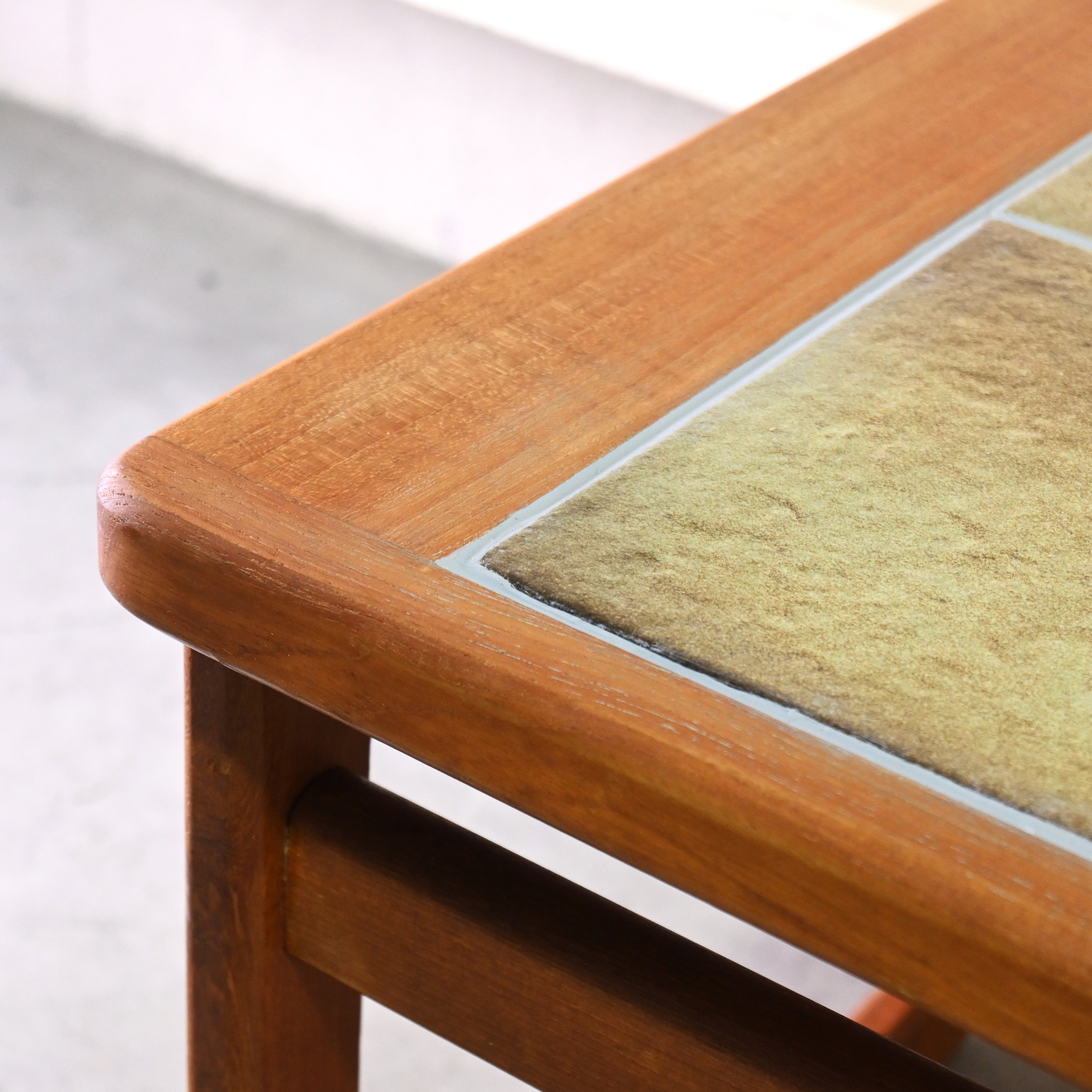 AnBerCraft Teak wood × Ceramic tile Coffee table Remake British vintage Scandinavian design / アンバークラフト チーク材 × セラミックタイル コーヒーテーブル リメイク イギリスヴィンテージ 北欧デザイン
