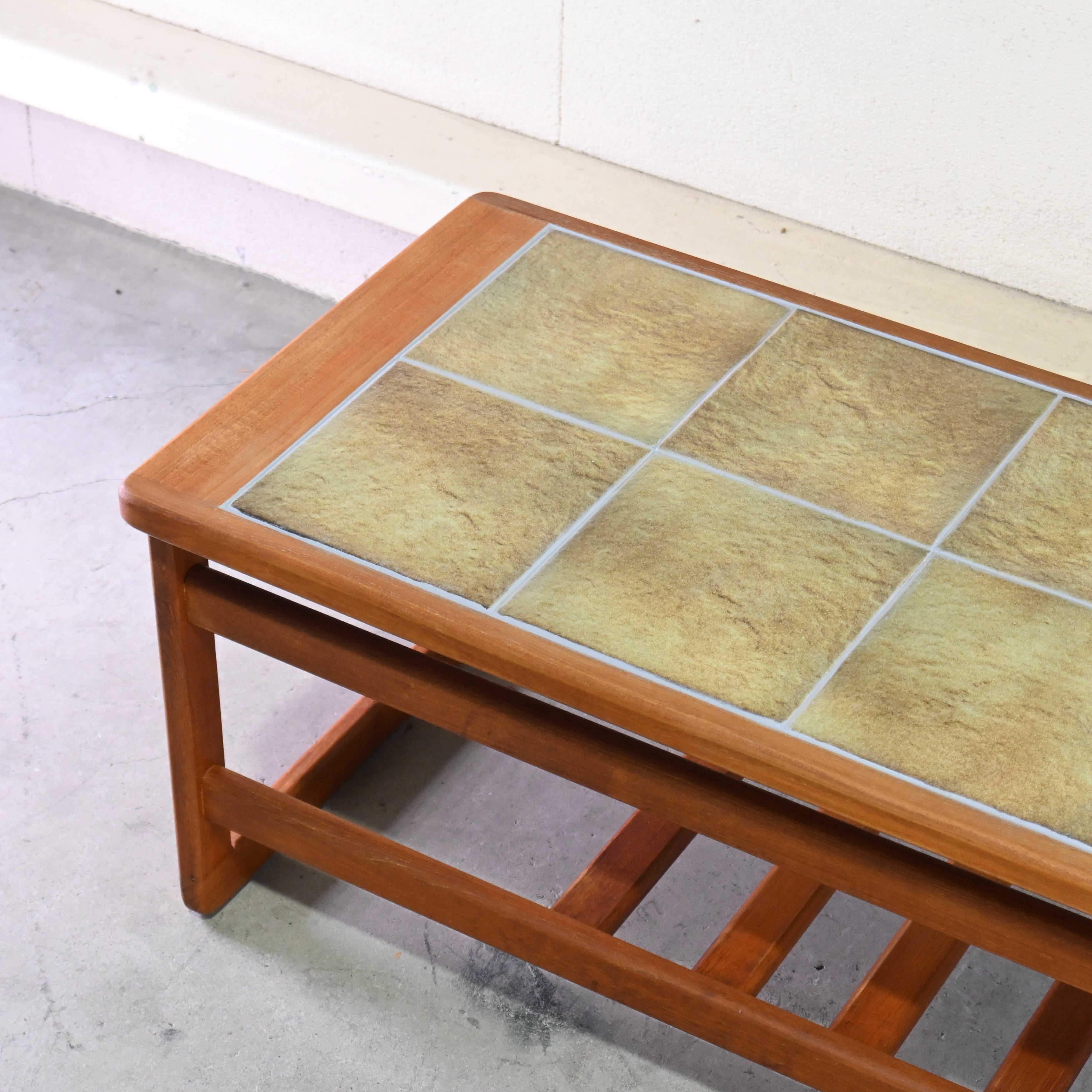 AnBerCraft Teak wood × Ceramic tile Coffee table Remake British vintage Scandinavian design / アンバークラフト チーク材 × セラミックタイル コーヒーテーブル リメイク イギリスヴィンテージ 北欧デザイン