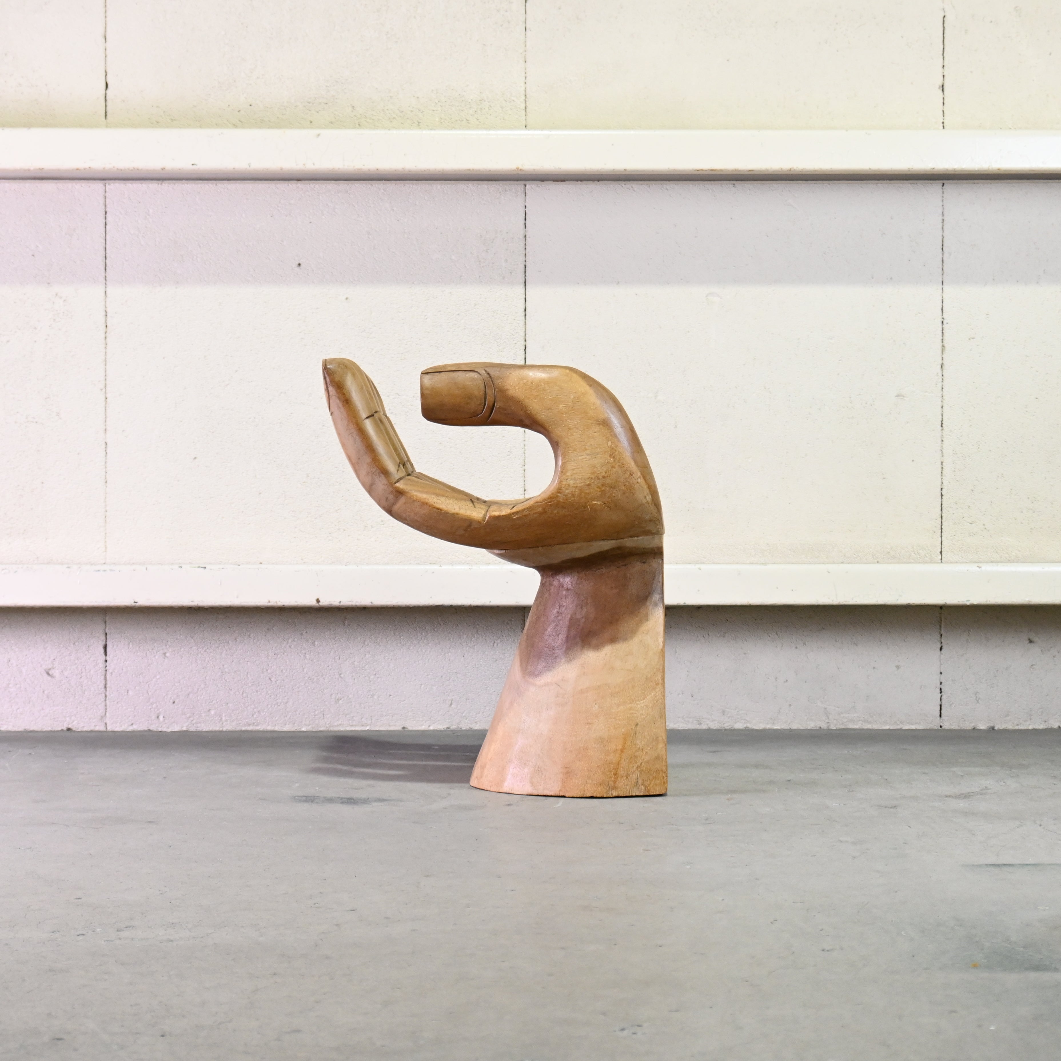 Solid wood carving Left hand stool Asian style / 無垢材 彫刻 ハンドスツール 左手 椅子 アジアンスタイル