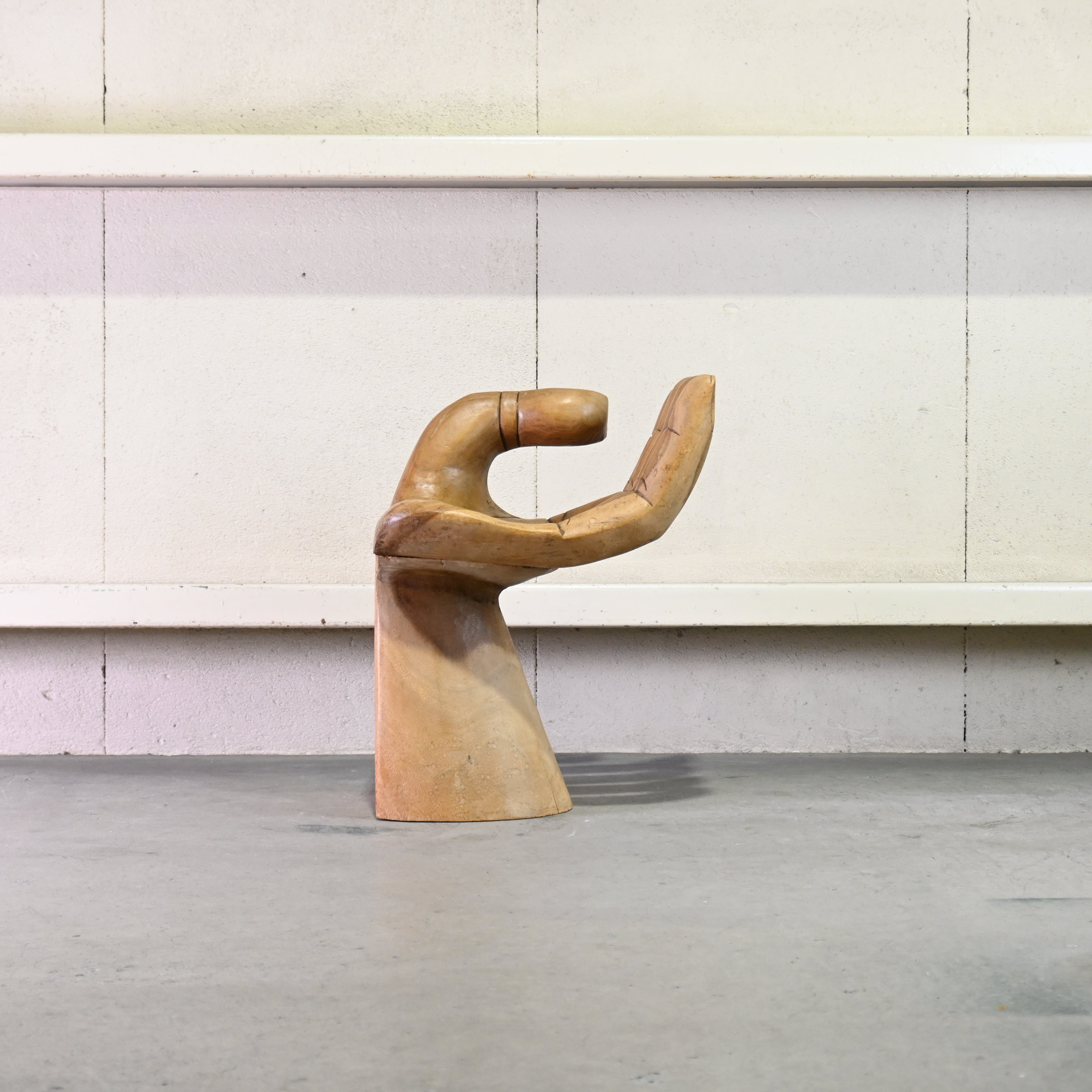 Solid wood carving Left hand stool Asian style / 無垢材 彫刻 ハンドスツール 左手 椅子 アジアンスタイル