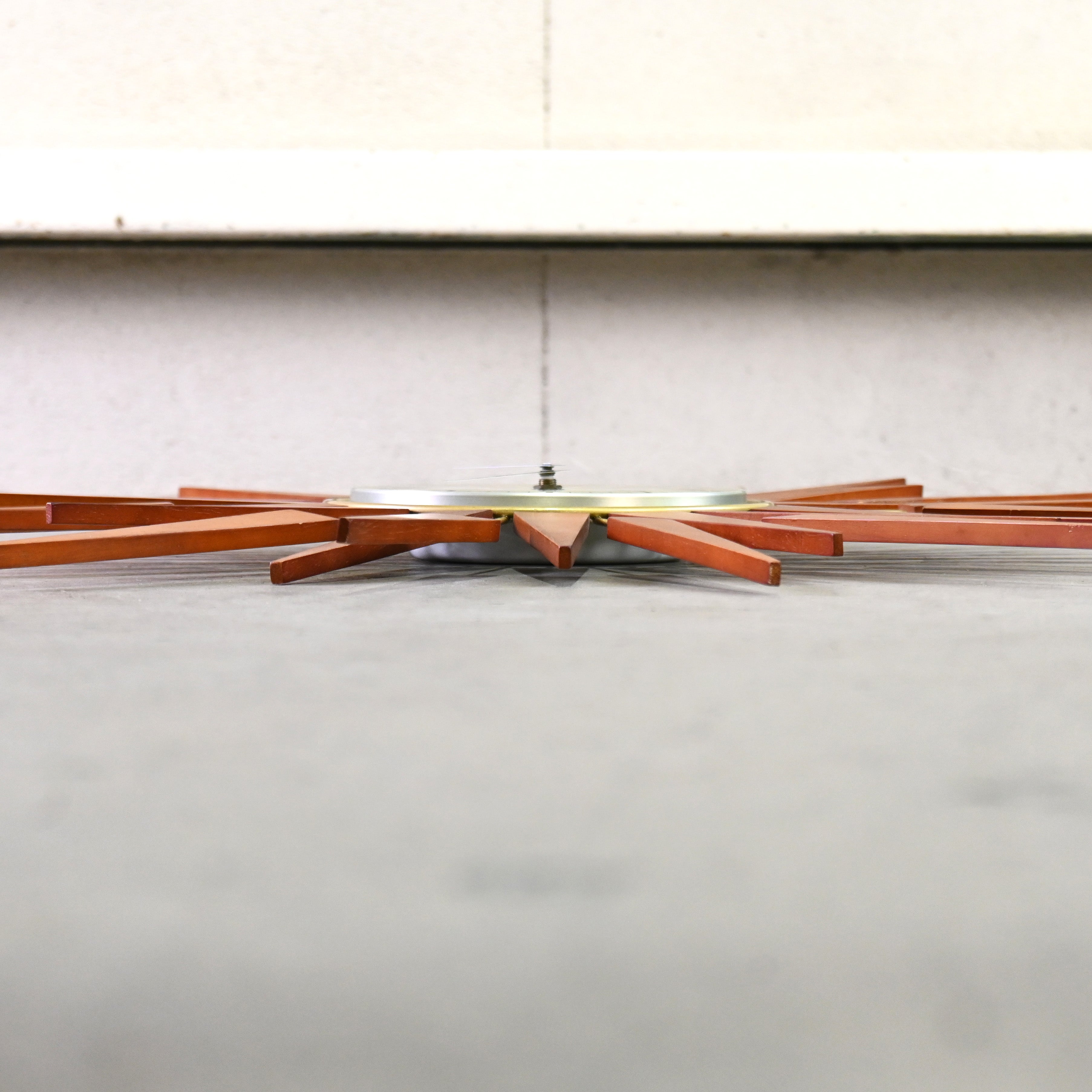 NEWGATE The pluto Sunburst Wall Clock Pine wood Blass Midcentury / ニューゲート プルト サンバースト ウォールクロック パイン材 真鍮 ミッドセンチュリー