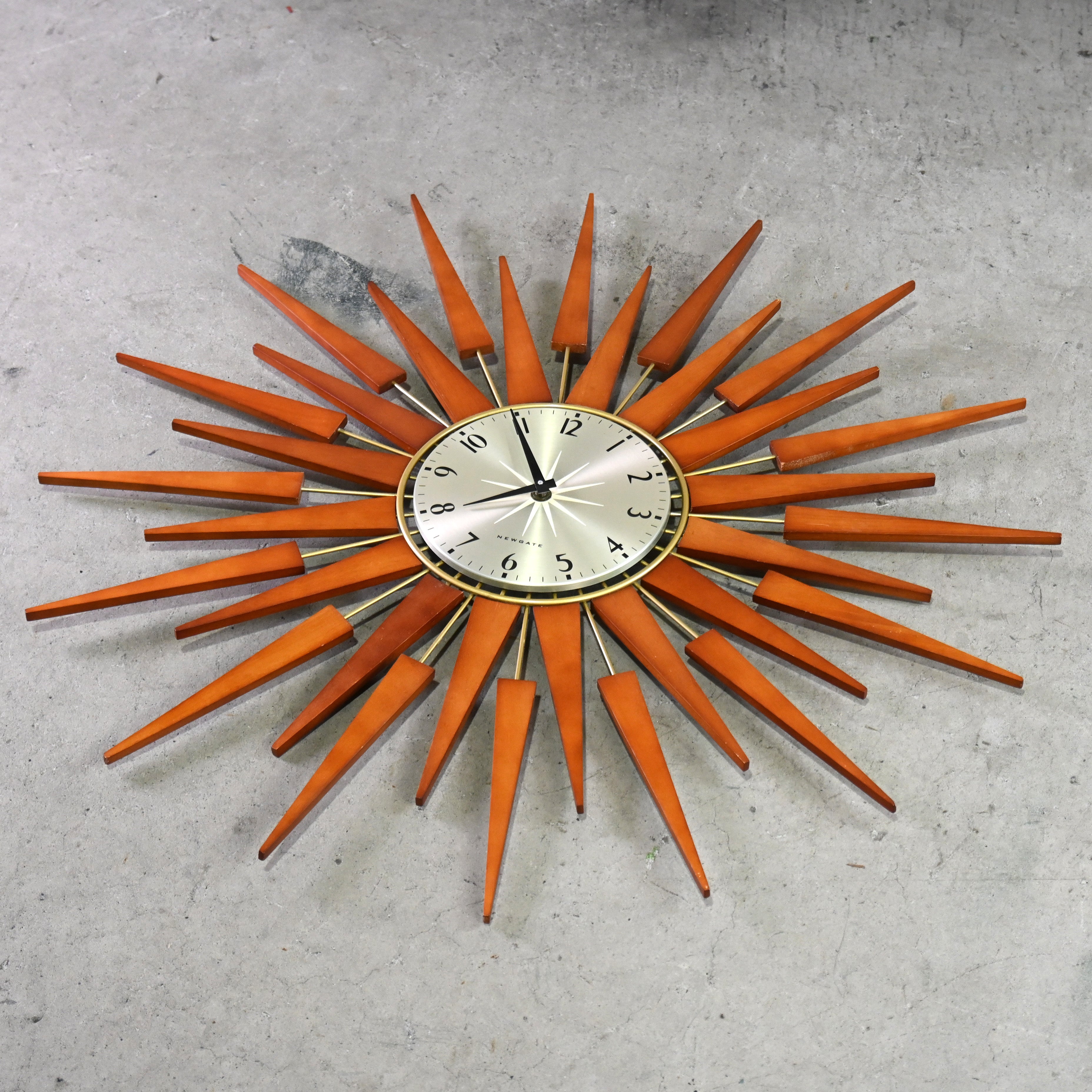 NEWGATE The pluto Sunburst Wall Clock Pine wood Blass Midcentury / ニューゲート プルト サンバースト ウォールクロック パイン材 真鍮 ミッドセンチュリー