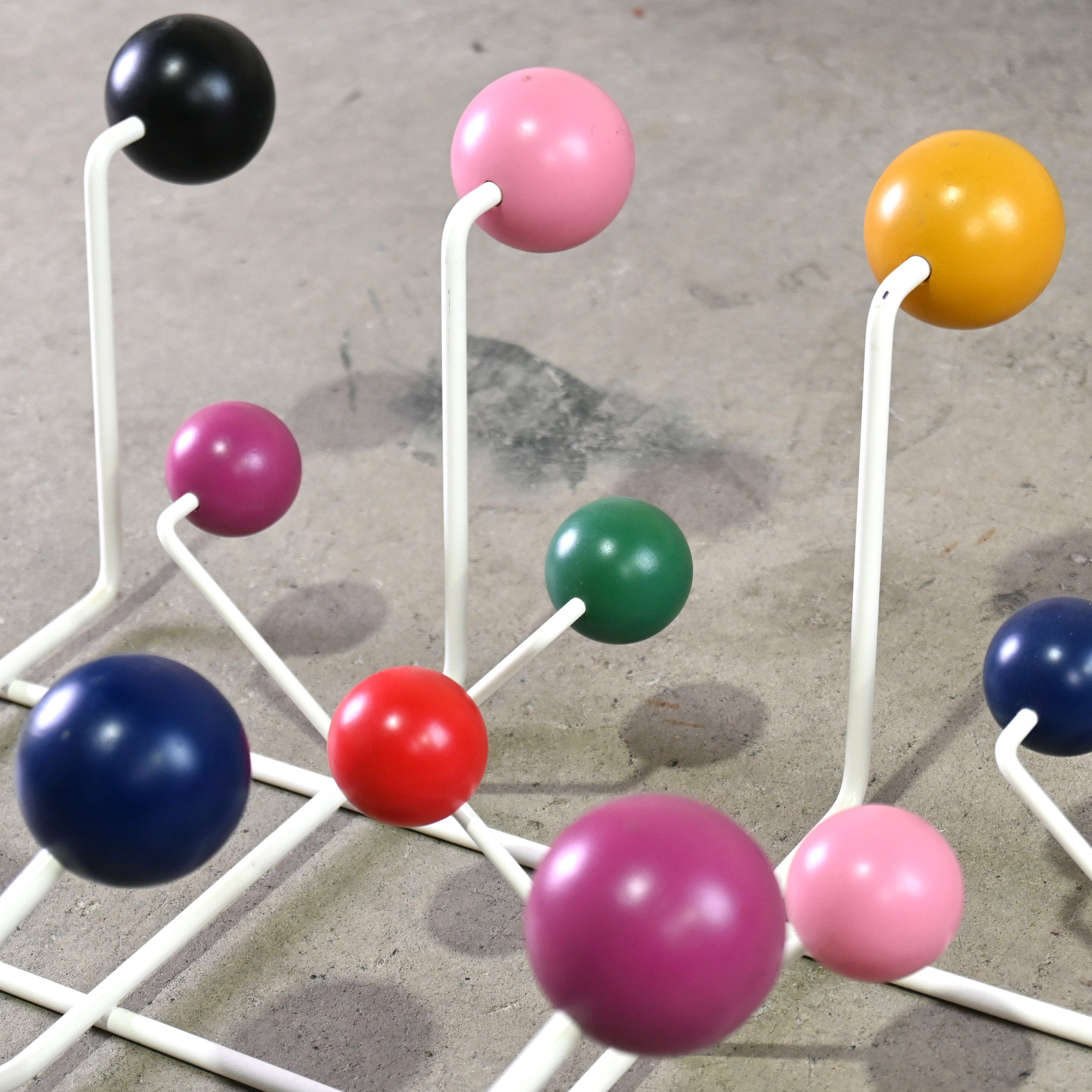 Hang-It-All Multi color Charles & Ray Eames Herman Miller Midcentury Modern design ※ Manufacturer unknown / ハングイットオール マルチカラー チャールズ＆レイ・イームズ ハーマンミラー ミッドセンチュリー モダンデザイン ※ 製造元不明