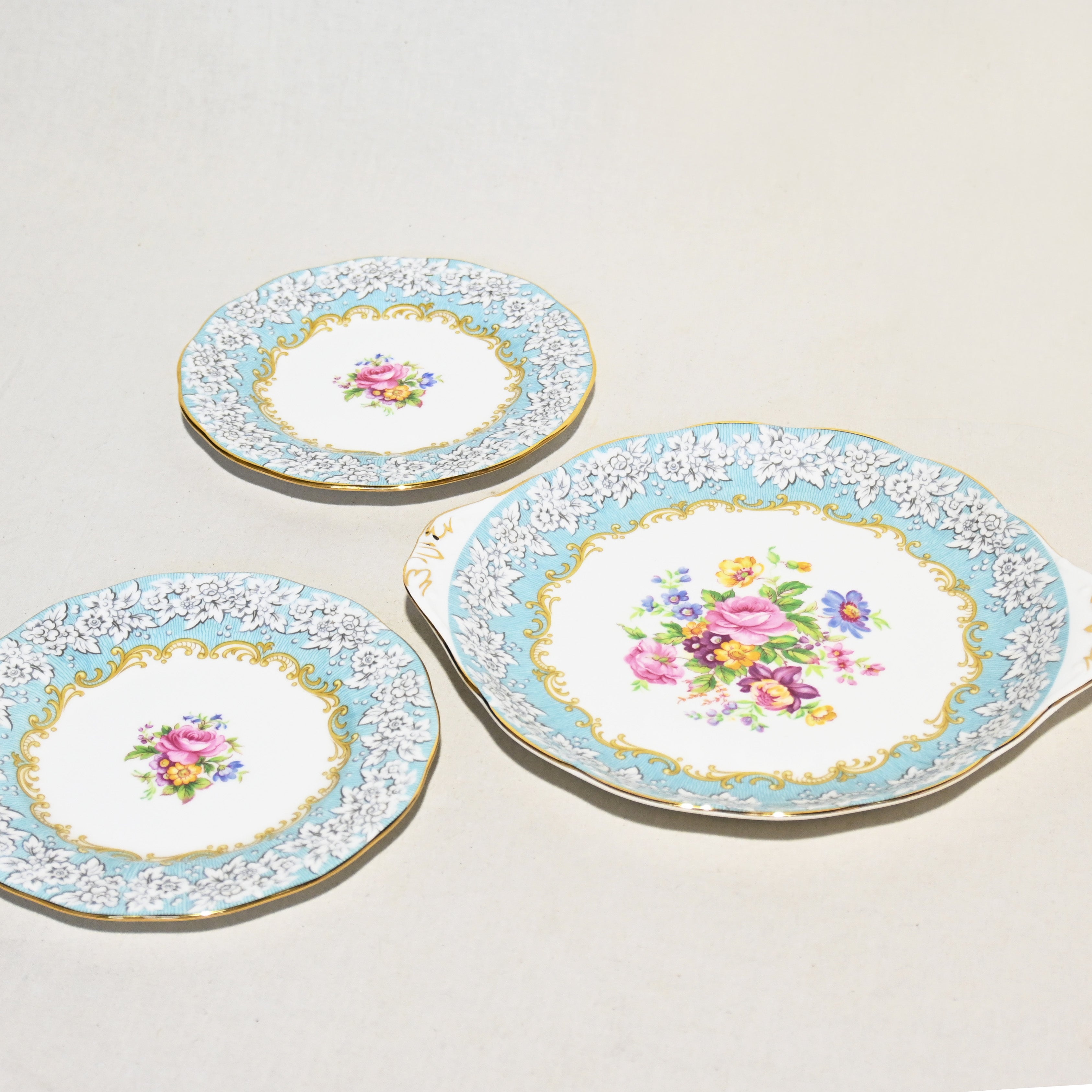 ROYAL ALBERT BB plate Cake plate  Enchantment Light blue UK / ロイヤルアルバート ブレッド＆バタープレート ケーキプレート エンチャントメント 水色 イギリス