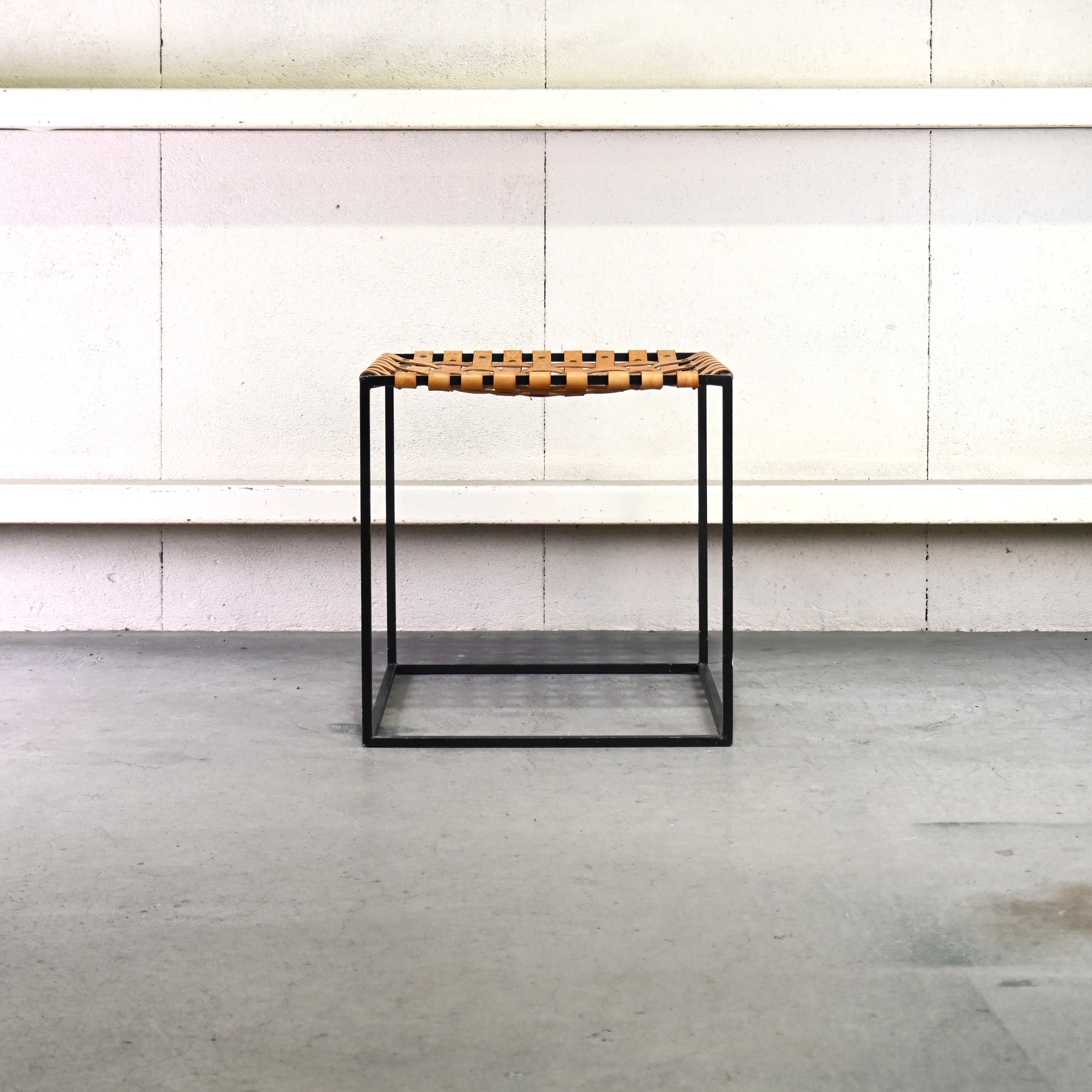 MADE SOLID Iron flame × Woven leather End table Industrial Modern design / メイドソリッド アイアンフレーム レザーテープ エンドテーブル インダストリアル モダンデザイン