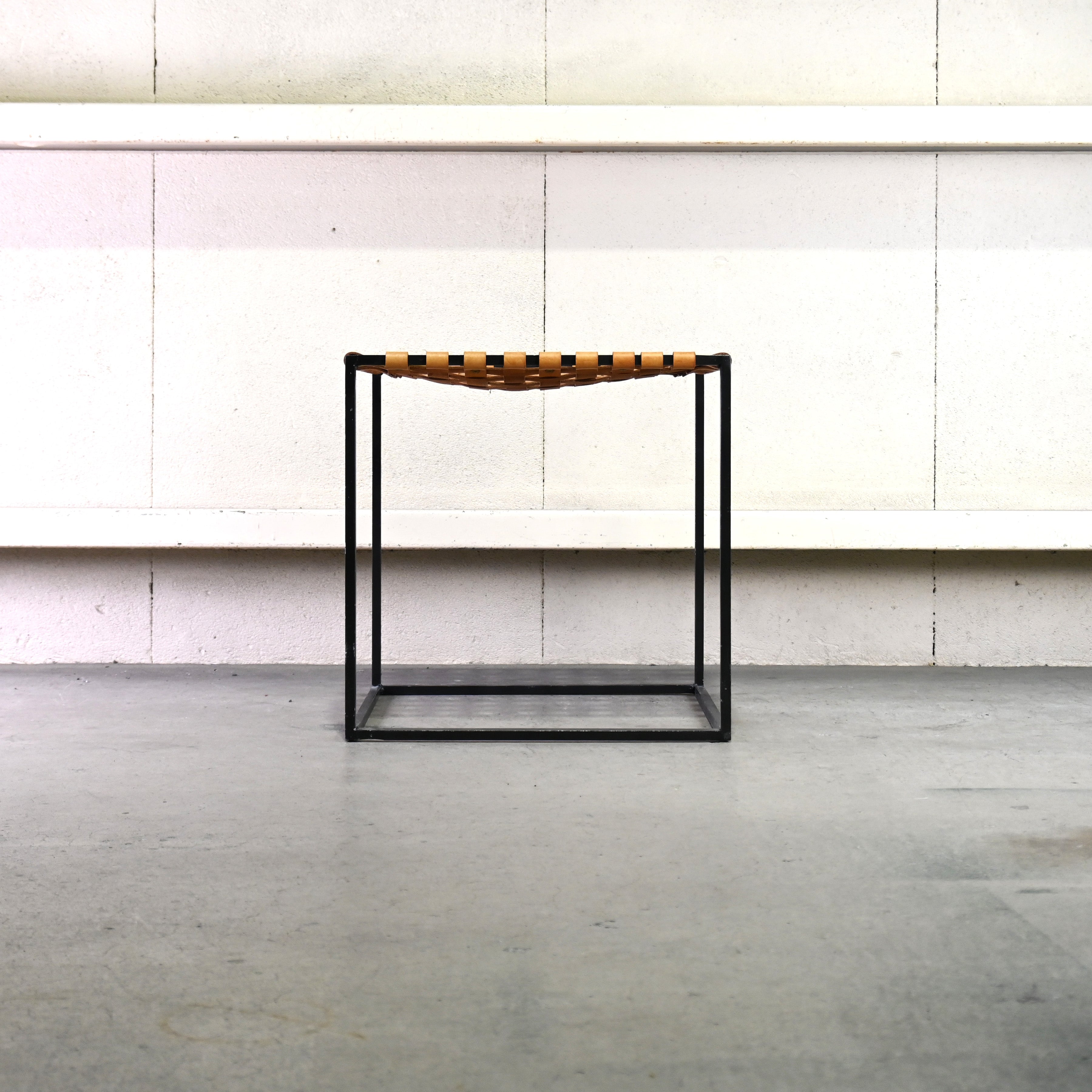 MADE SOLID Iron flame × Woven leather End table Industrial Modern design / メイドソリッド アイアンフレーム レザーテープ エンドテーブル インダストリアル モダンデザイン