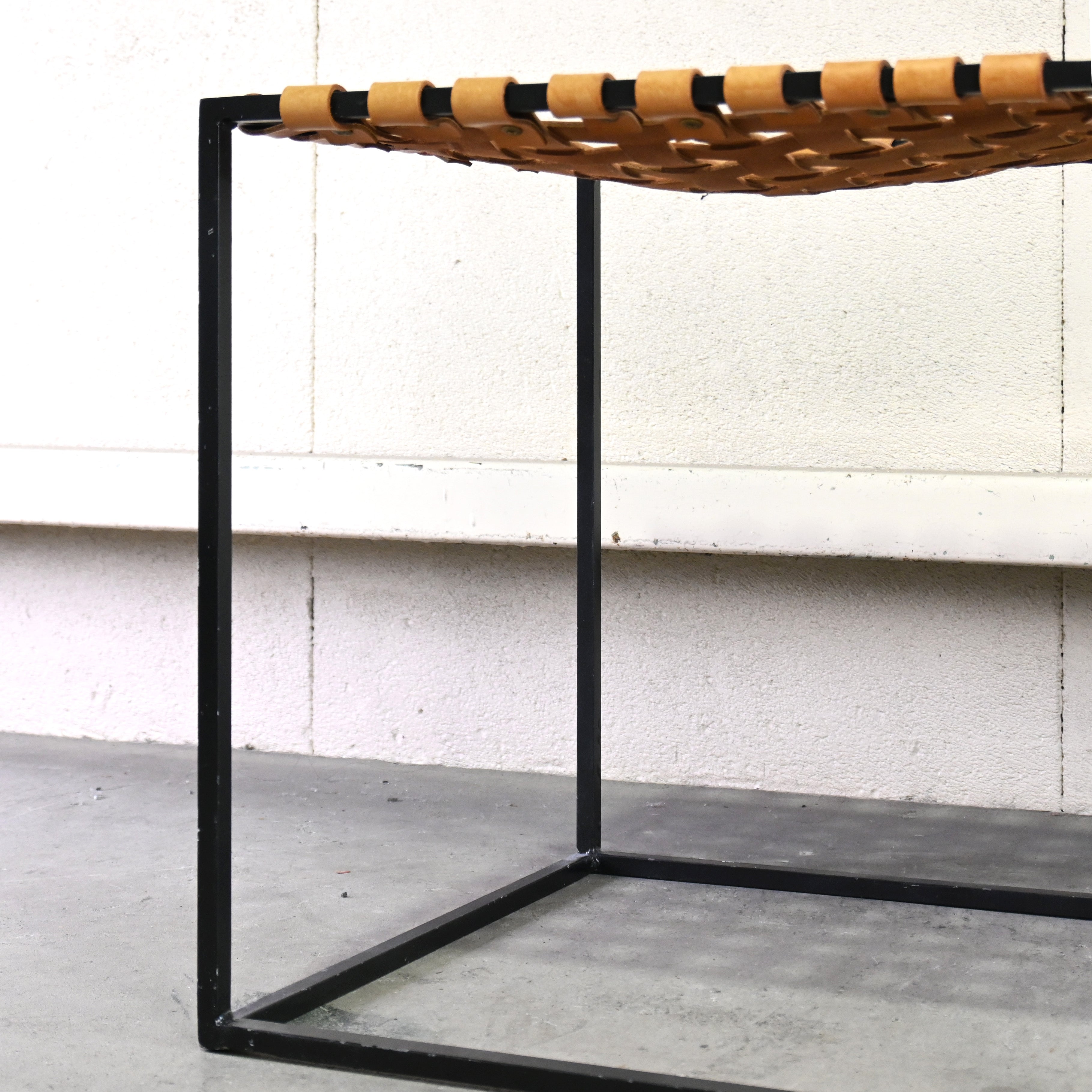 MADE SOLID Iron flame × Woven leather End table Industrial Modern design / メイドソリッド アイアンフレーム レザーテープ エンドテーブル インダストリアル モダンデザイン