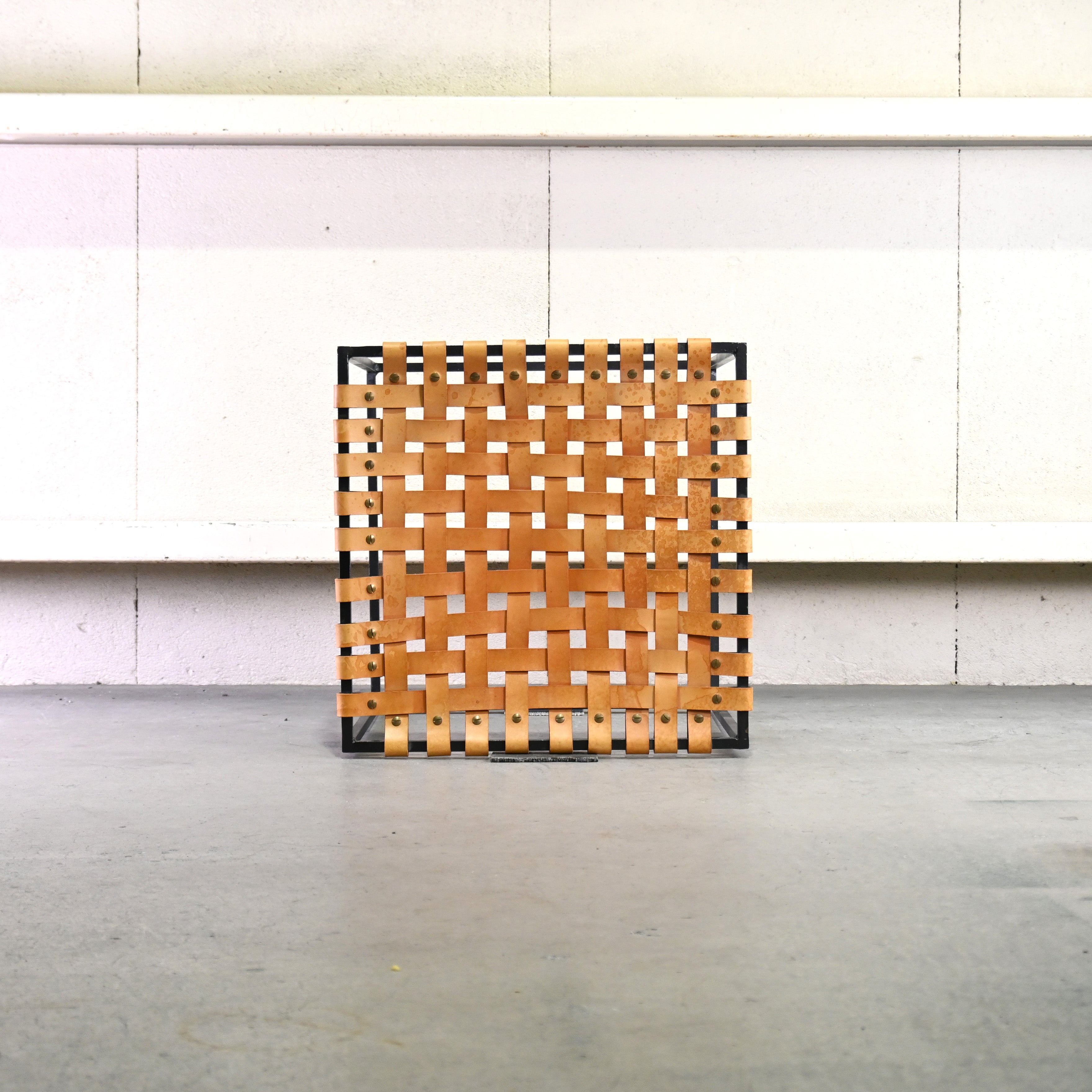 MADE SOLID Iron flame × Woven leather End table Industrial Modern design / メイドソリッド アイアンフレーム レザーテープ エンドテーブル インダストリアル モダンデザイン