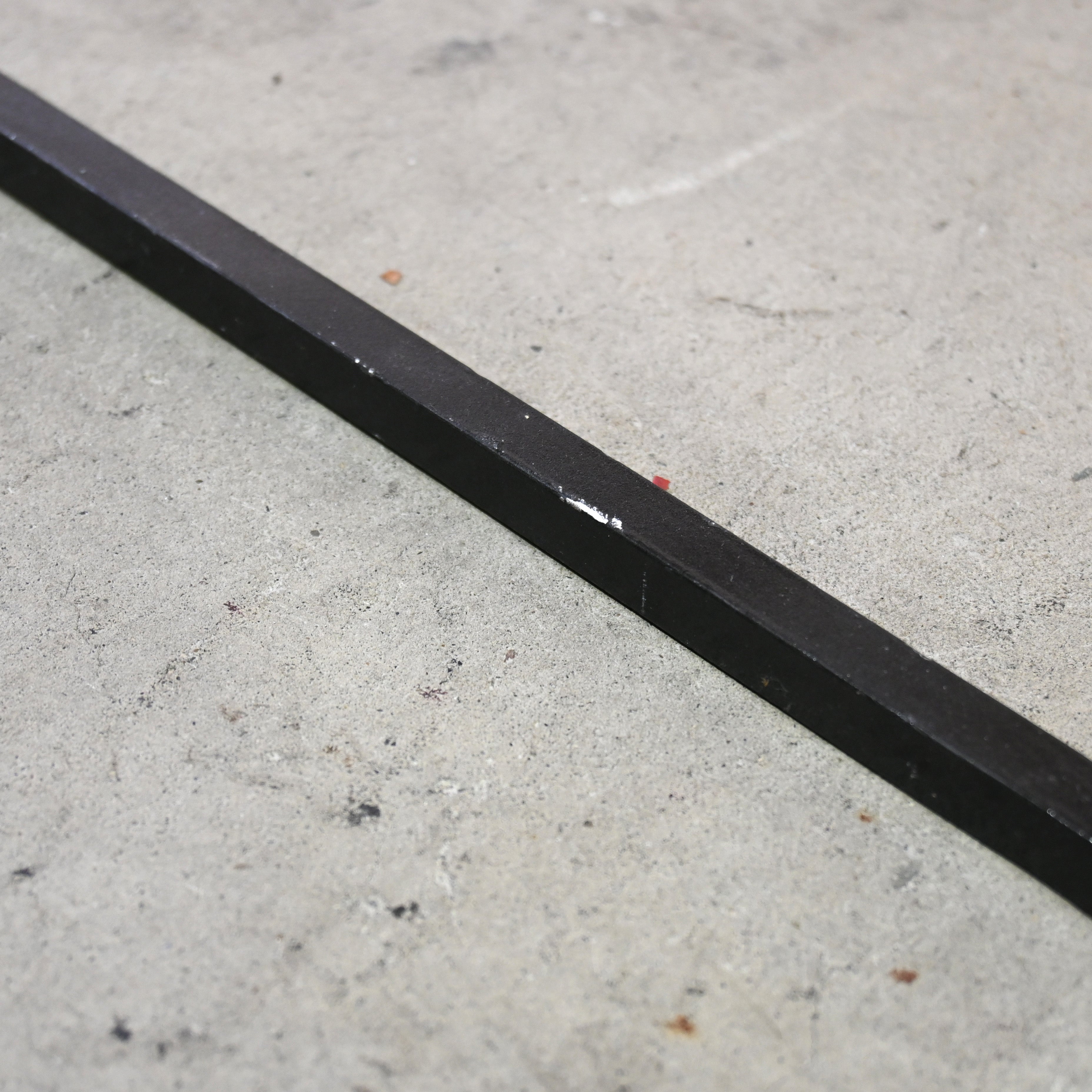 MADE SOLID Iron flame × Woven leather End table Industrial Modern design / メイドソリッド アイアンフレーム レザーテープ エンドテーブル インダストリアル モダンデザイン