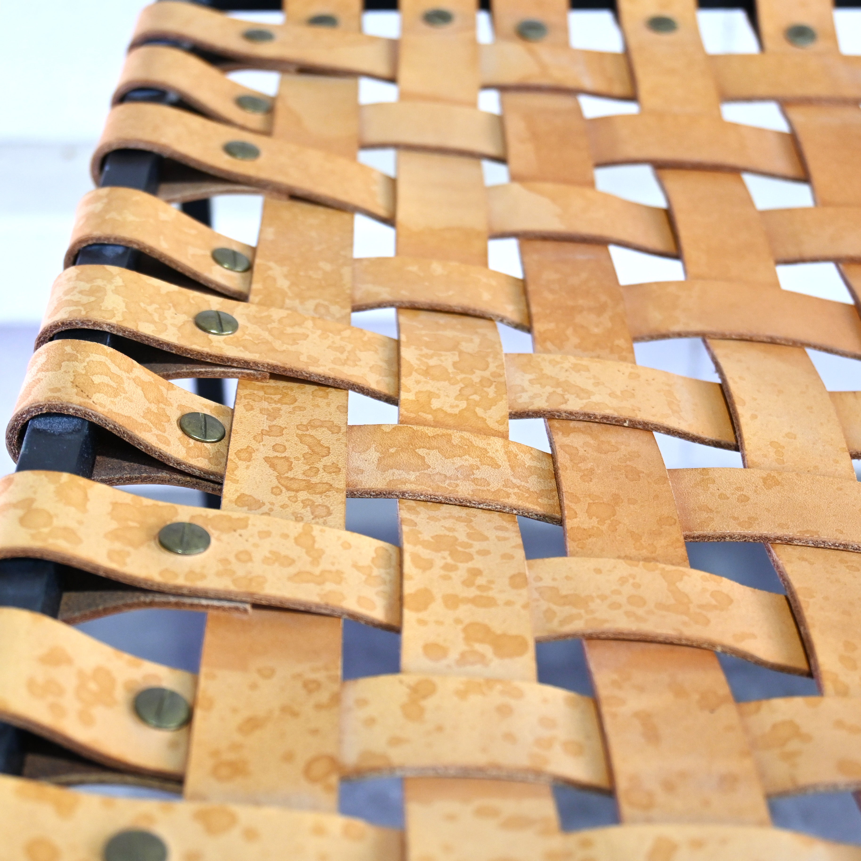 MADE SOLID Iron flame × Woven leather End table Industrial Modern design / メイドソリッド アイアンフレーム レザーテープ エンドテーブル インダストリアル モダンデザイン