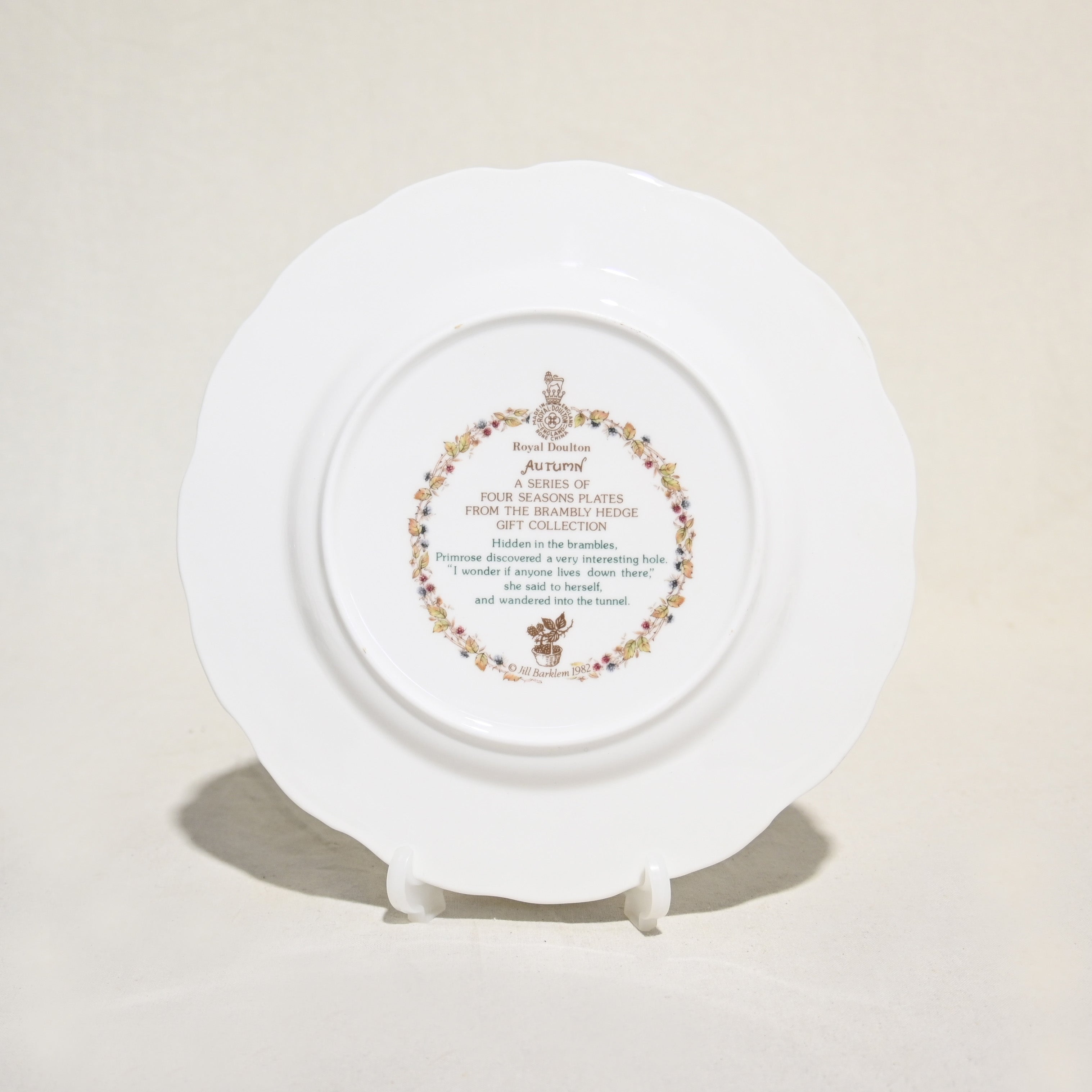 Royal Doulton THE BRAMBLY HEDGE Autumn 3-piece set UK Vintage / ロイヤルドルトン ブランブリーヘッジ オータム カップ＆ソーサー クッキープレート ケーキプレートセット イギリスヴィンテージ