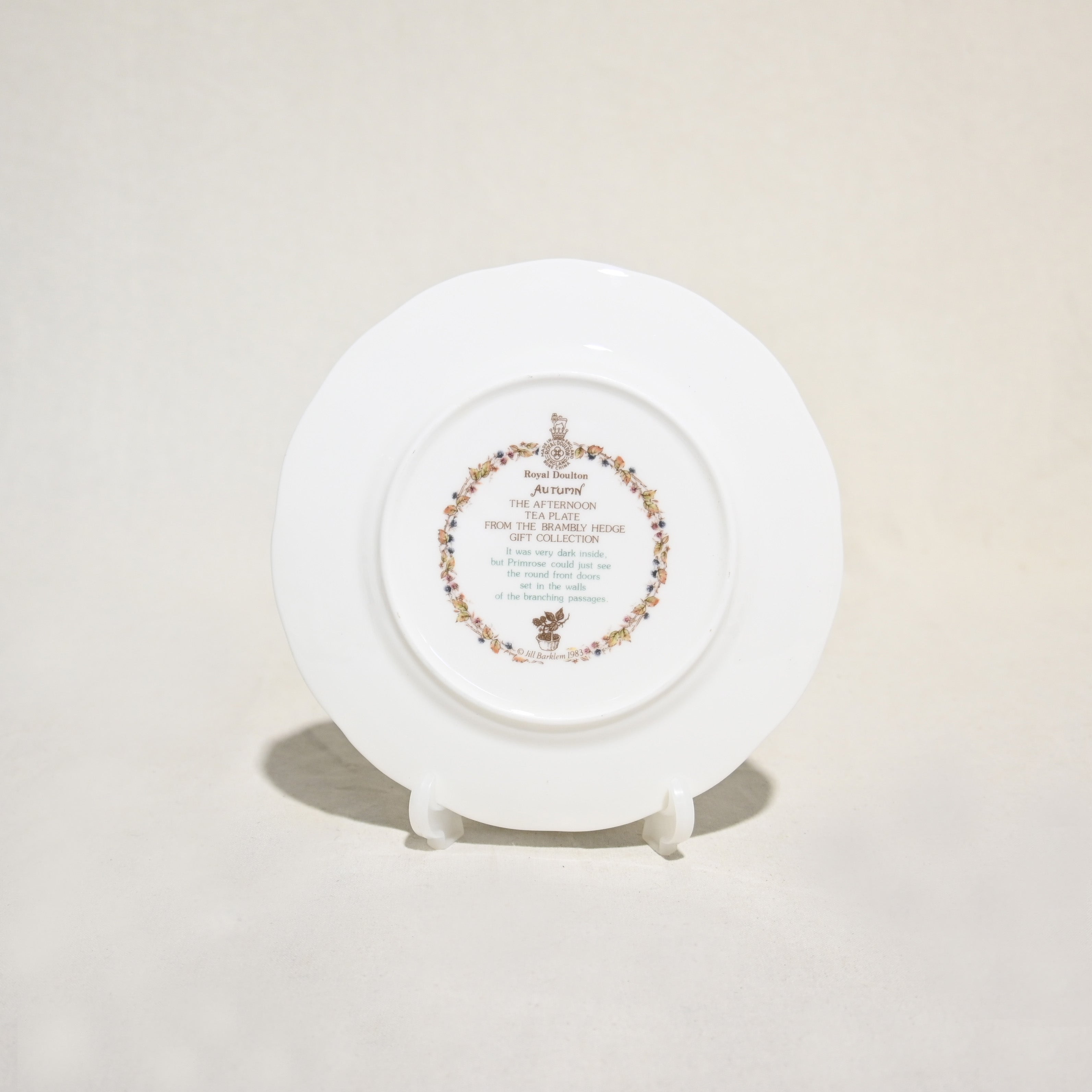 Royal Doulton THE BRAMBLY HEDGE Autumn 3-piece set UK Vintage / ロイヤルドルトン ブランブリーヘッジ オータム カップ＆ソーサー クッキープレート ケーキプレートセット イギリスヴィンテージ