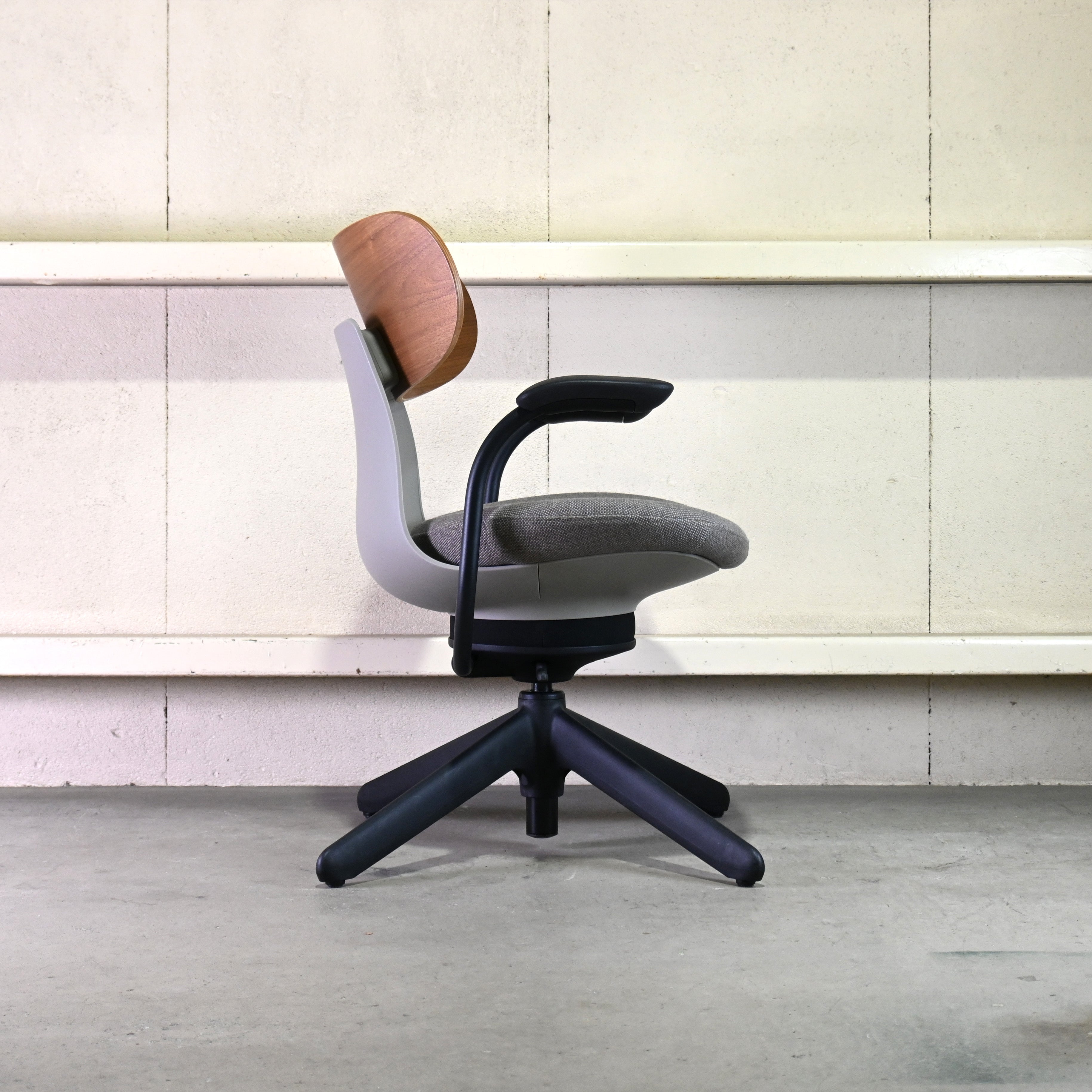 KOKUYO ingLIFE Gliding work chair Ash wood Office furniture Japanese modern / コクヨ イングライフ グライディングワークチェア アッシュ材 オフィス家具 ジャパニーズモダン