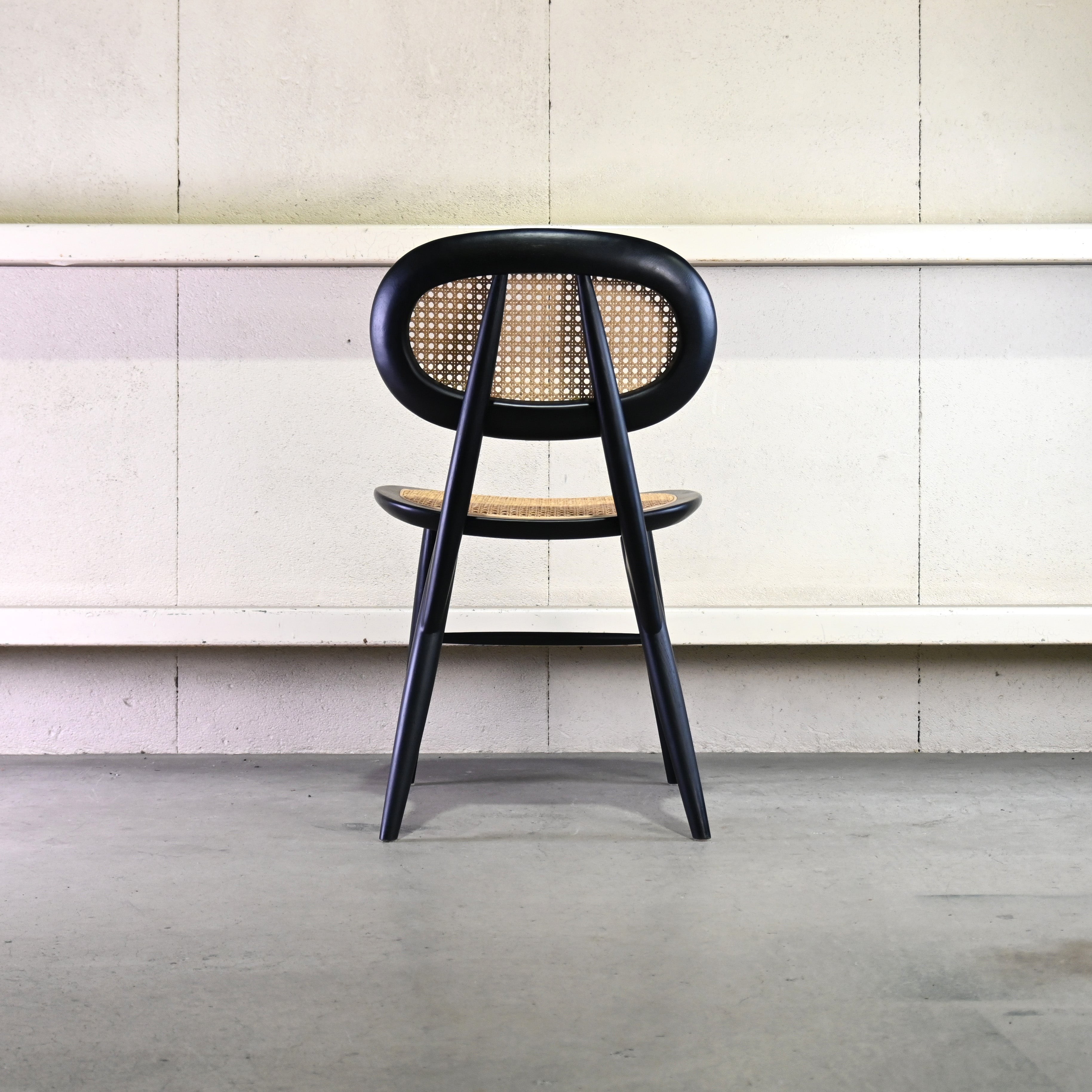 IDÉE Convent chair Black Andreu Carulla Romanesque style Modern design / イデー コンベントチェア ブラック アンドレウ・カルーヤ ロマネスク様式 モダンデザイン