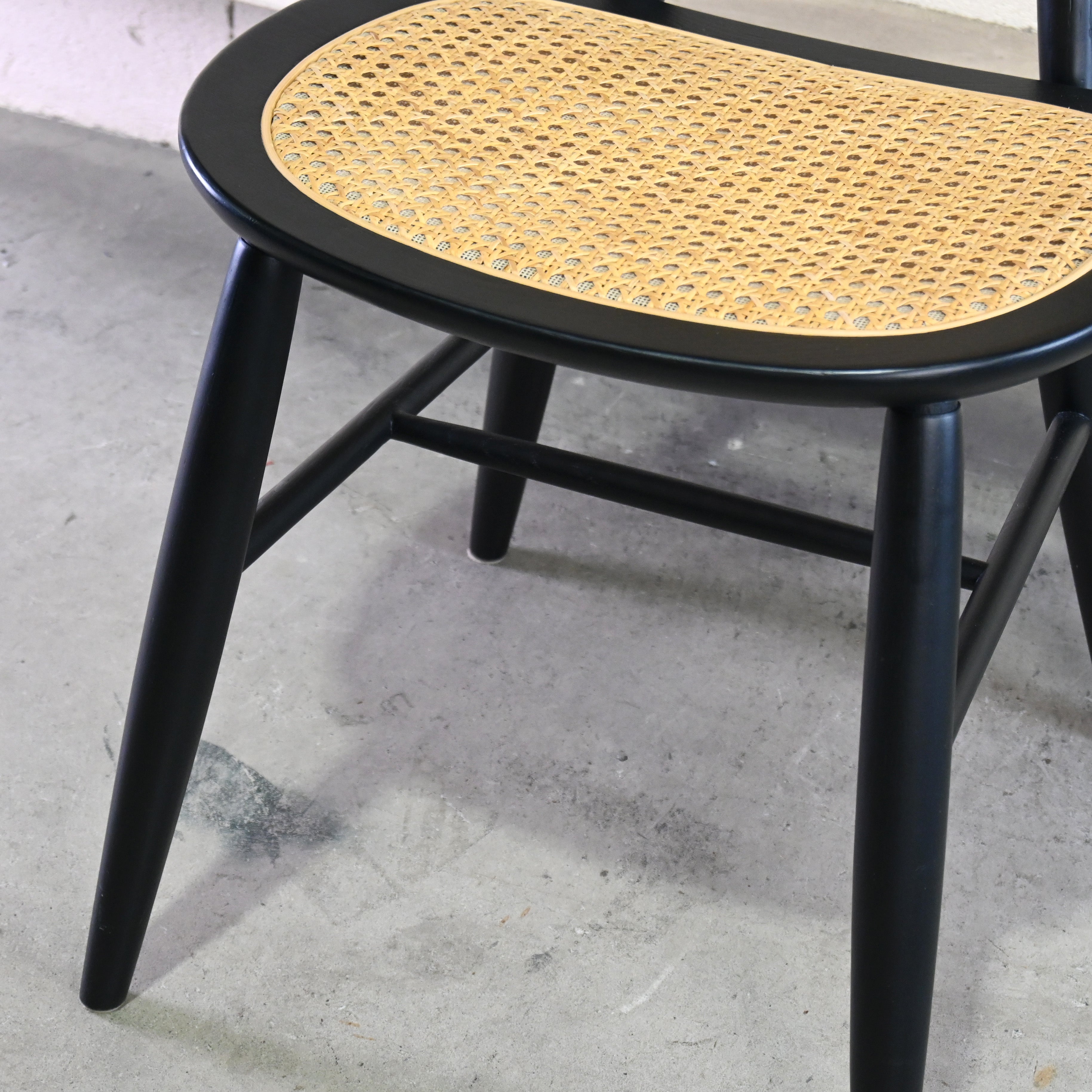 IDÉE Convent chair Black Andreu Carulla Romanesque style Modern design / イデー コンベントチェア ブラック アンドレウ・カルーヤ ロマネスク様式 モダンデザイン