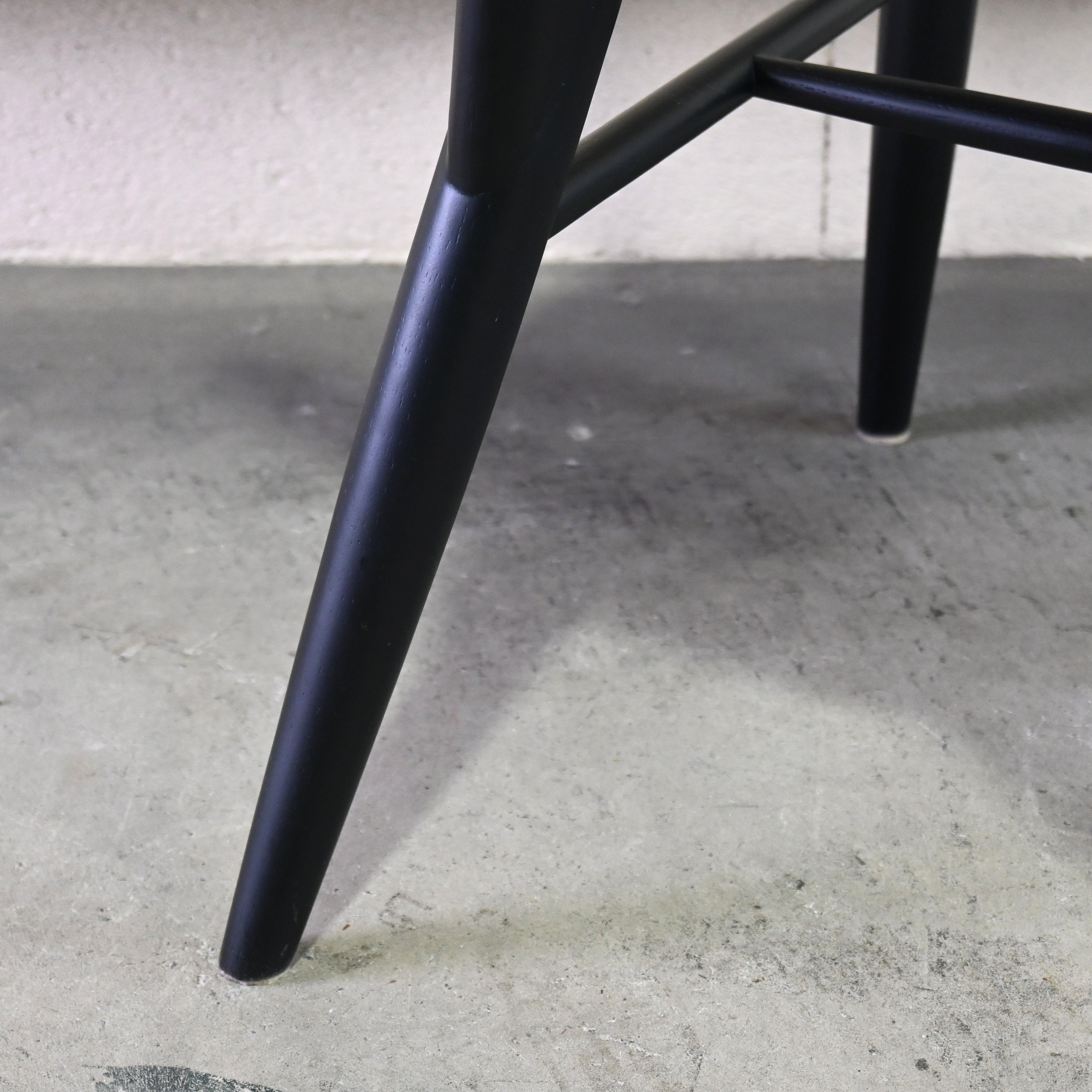 IDÉE Convent chair Black Andreu Carulla Romanesque style Modern design / イデー コンベントチェア ブラック アンドレウ・カルーヤ ロマネスク様式 モダンデザイン