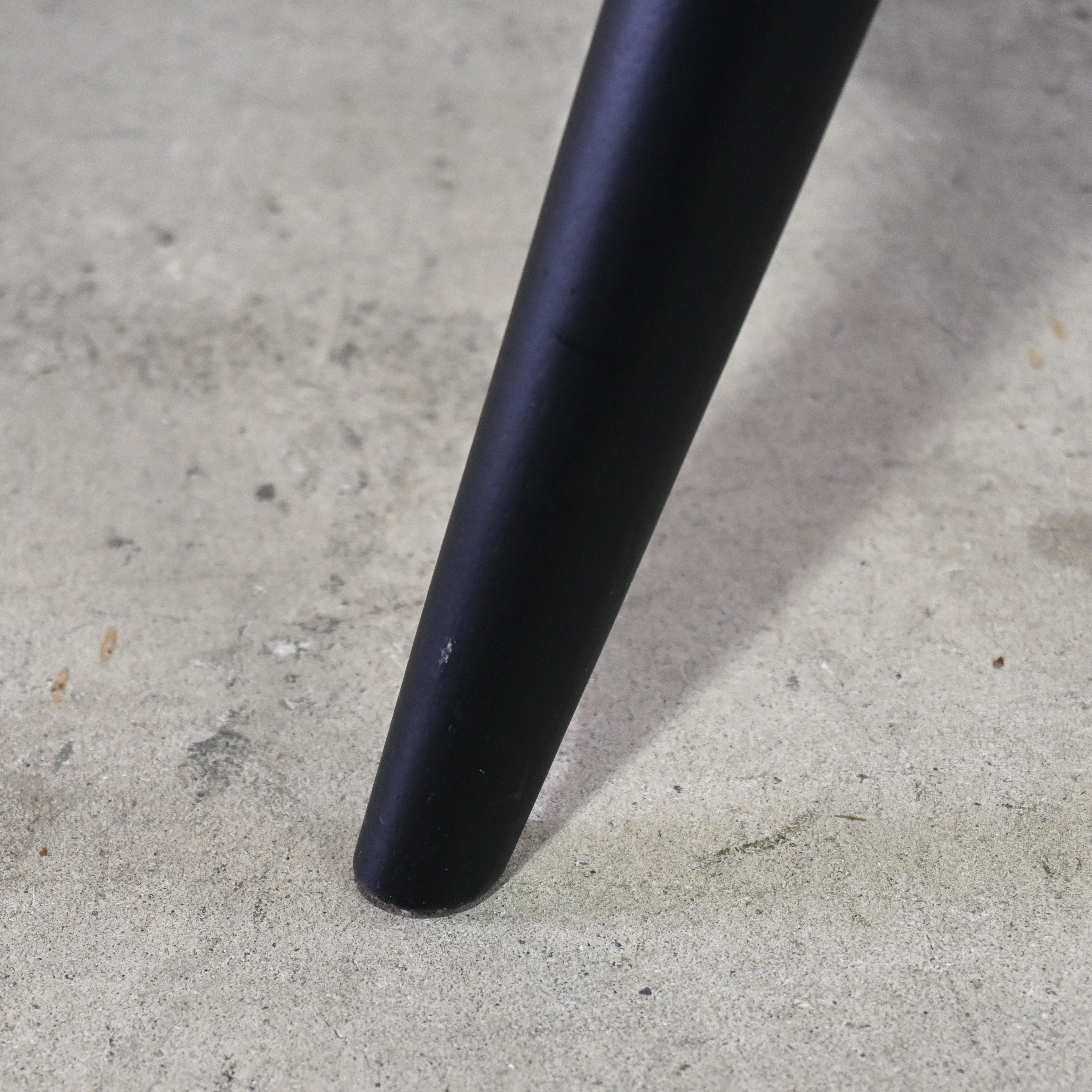 IDÉE Convent chair Black Andreu Carulla Romanesque style Modern design / イデー コンベントチェア ブラック アンドレウ・カルーヤ ロマネスク様式 モダンデザイン