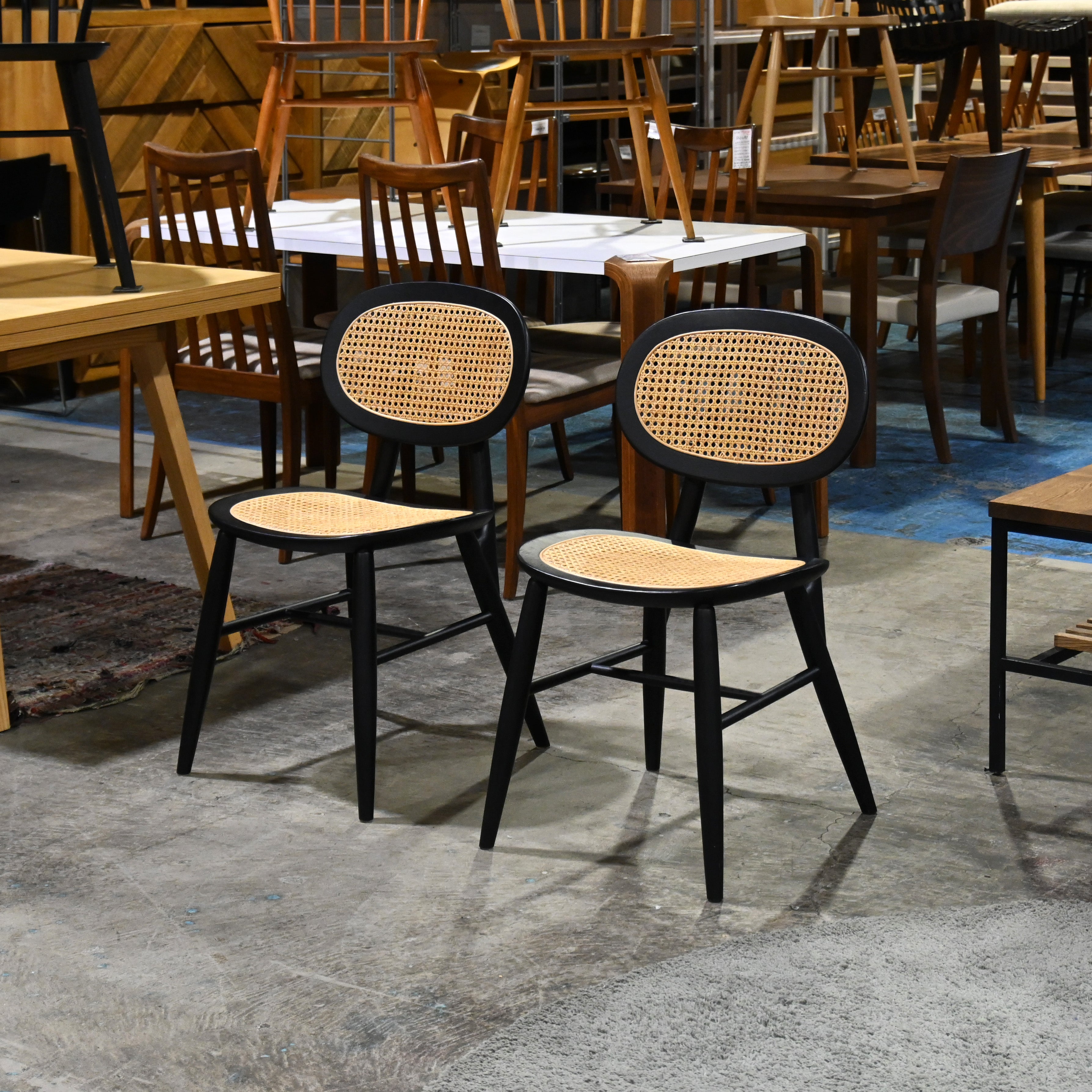 IDÉE Convent chair Black Andreu Carulla Romanesque style Modern design / イデー コンベントチェア ブラック アンドレウ・カルーヤ ロマネスク様式 モダンデザイン