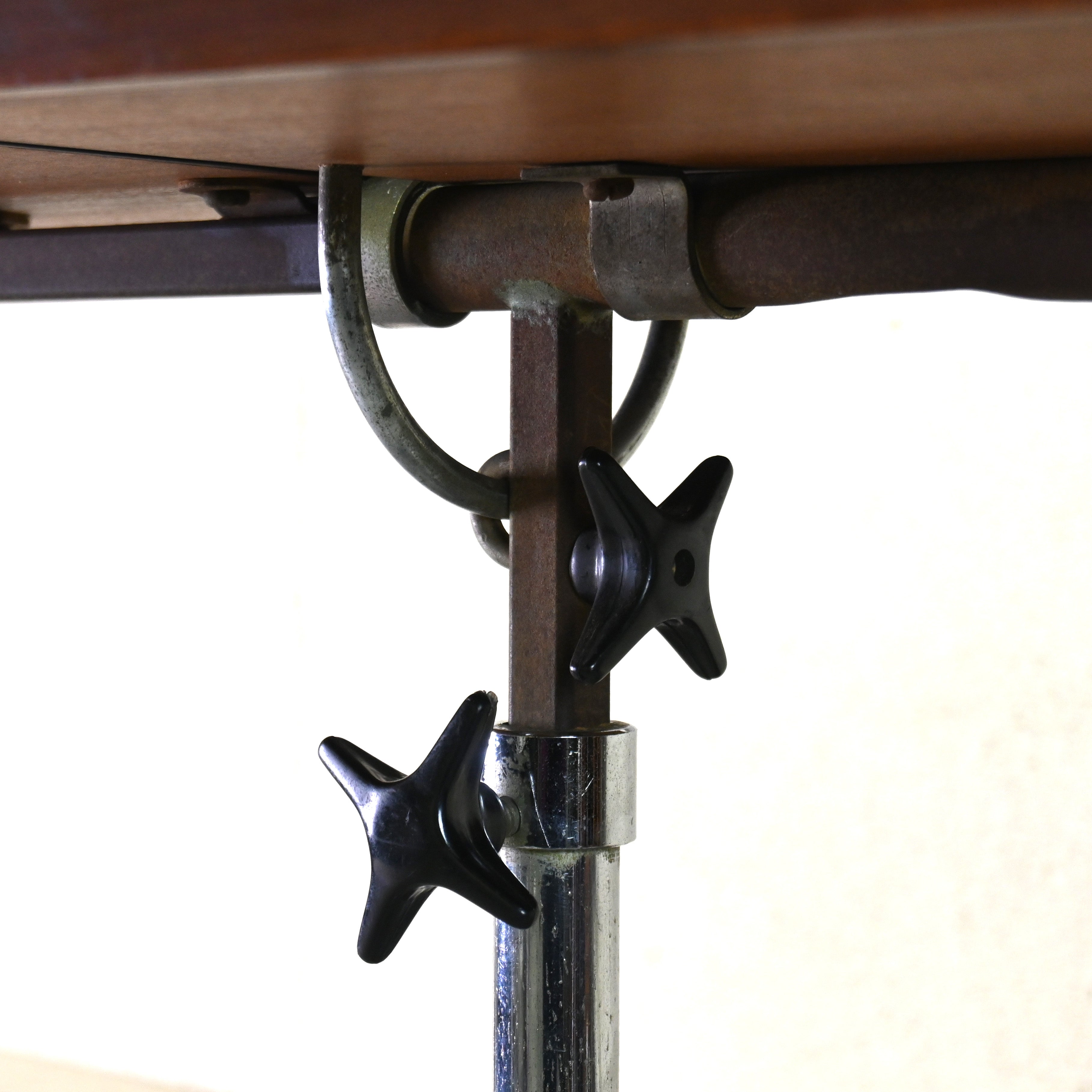 H.M.N Rosewood × Steel Adjustable reading table Danish vintage Scandinavian design / エイチエムエヌ ローズウッド × スチール アジャスタブル リーディングテーブル デンマークヴィンテージ 北欧デザイン