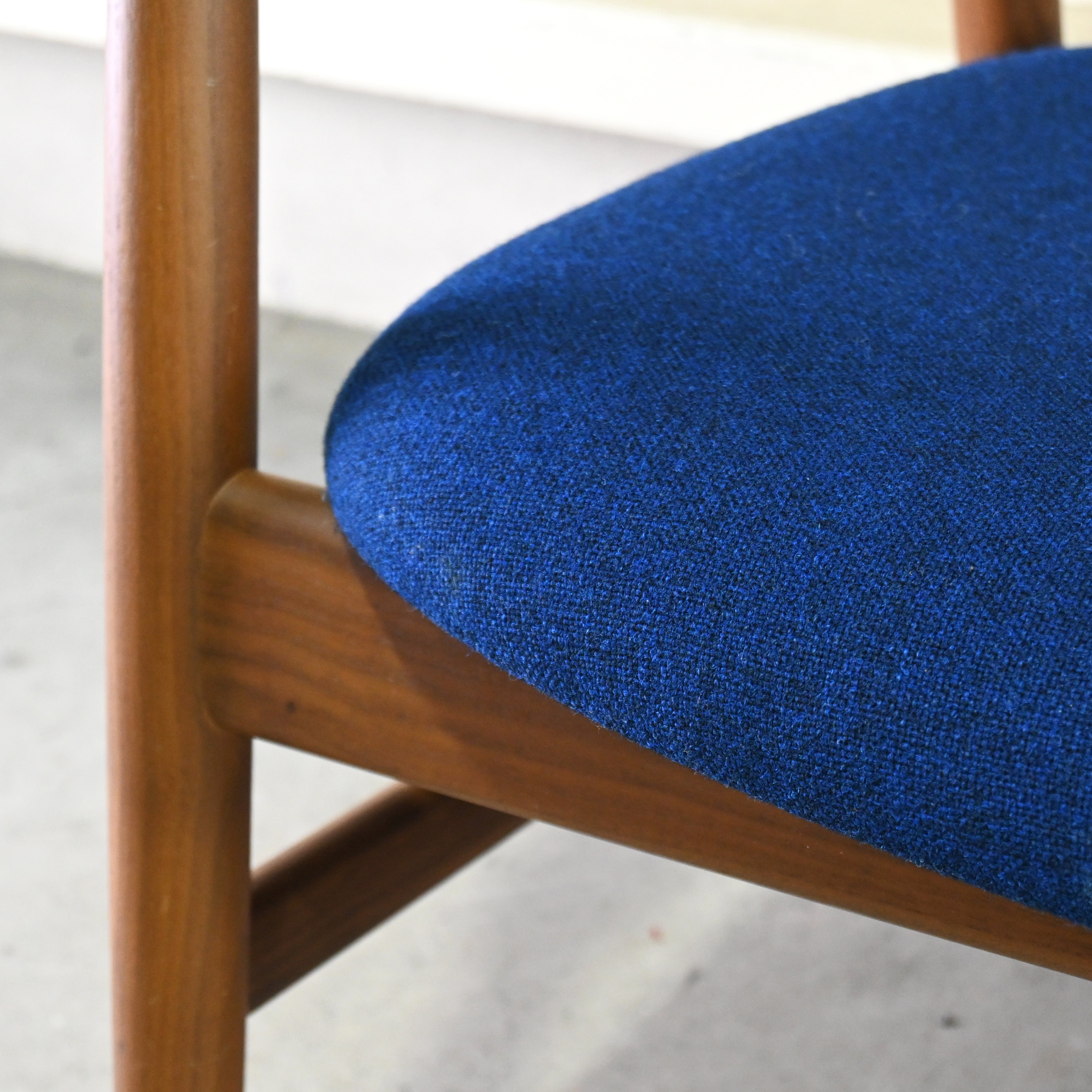 CONDE HOUSE Naoto Fukasawa KAMUY LUX Living 2seater Walnut kvadrat wool Japanese modern design / カンディハウス 深澤直人 カムイ リビングチェア 2シーター ウォールナット クヴァドラウール ジャパニーズモダンデザイン