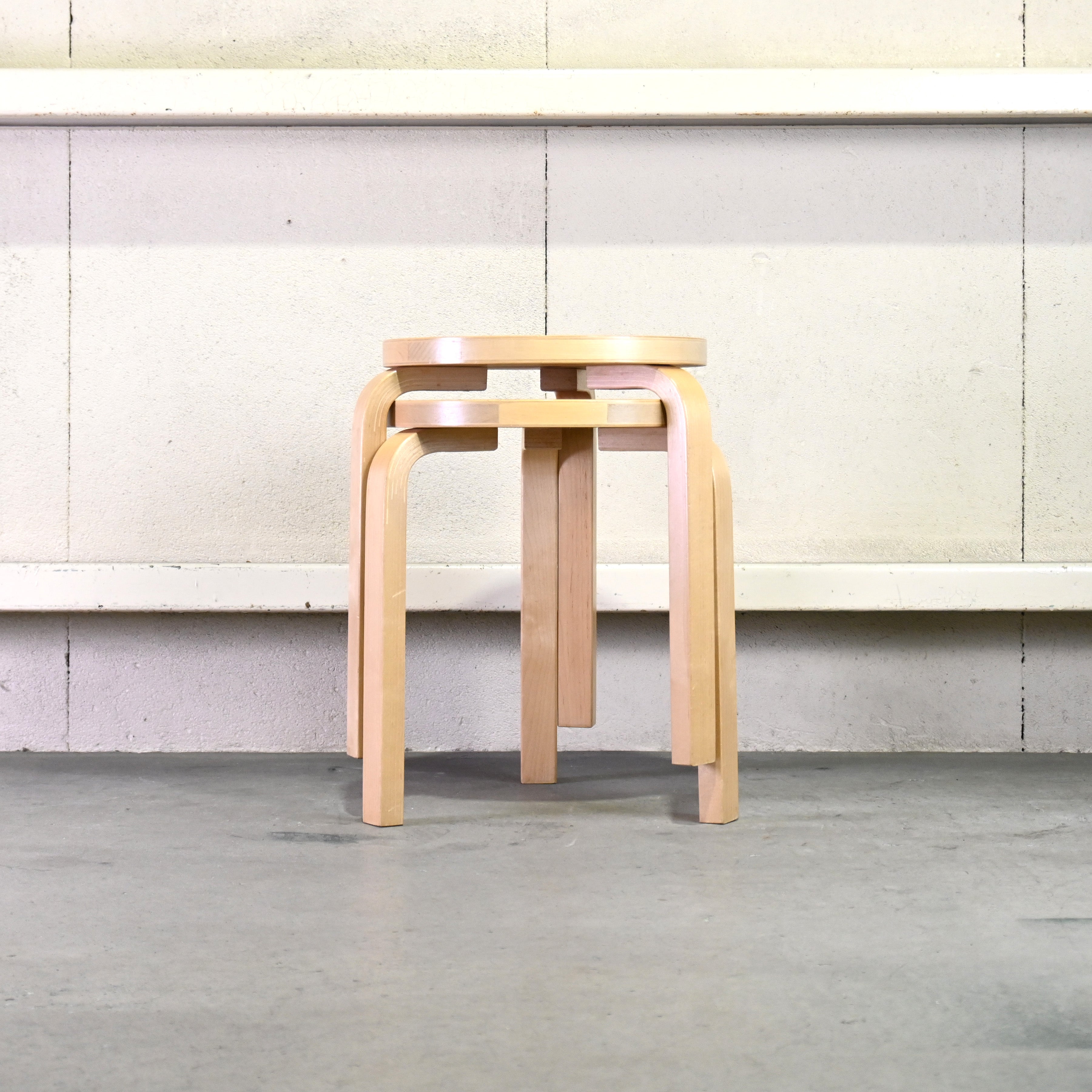 Artek Alvar Aalto STOOL60 Birch wood Natural lacquer 2011's Scandinavian design / アルテック アルヴァ・アアルト スツール60 バーチ材 ナチュラルラッカー 2011年 北欧デザイン