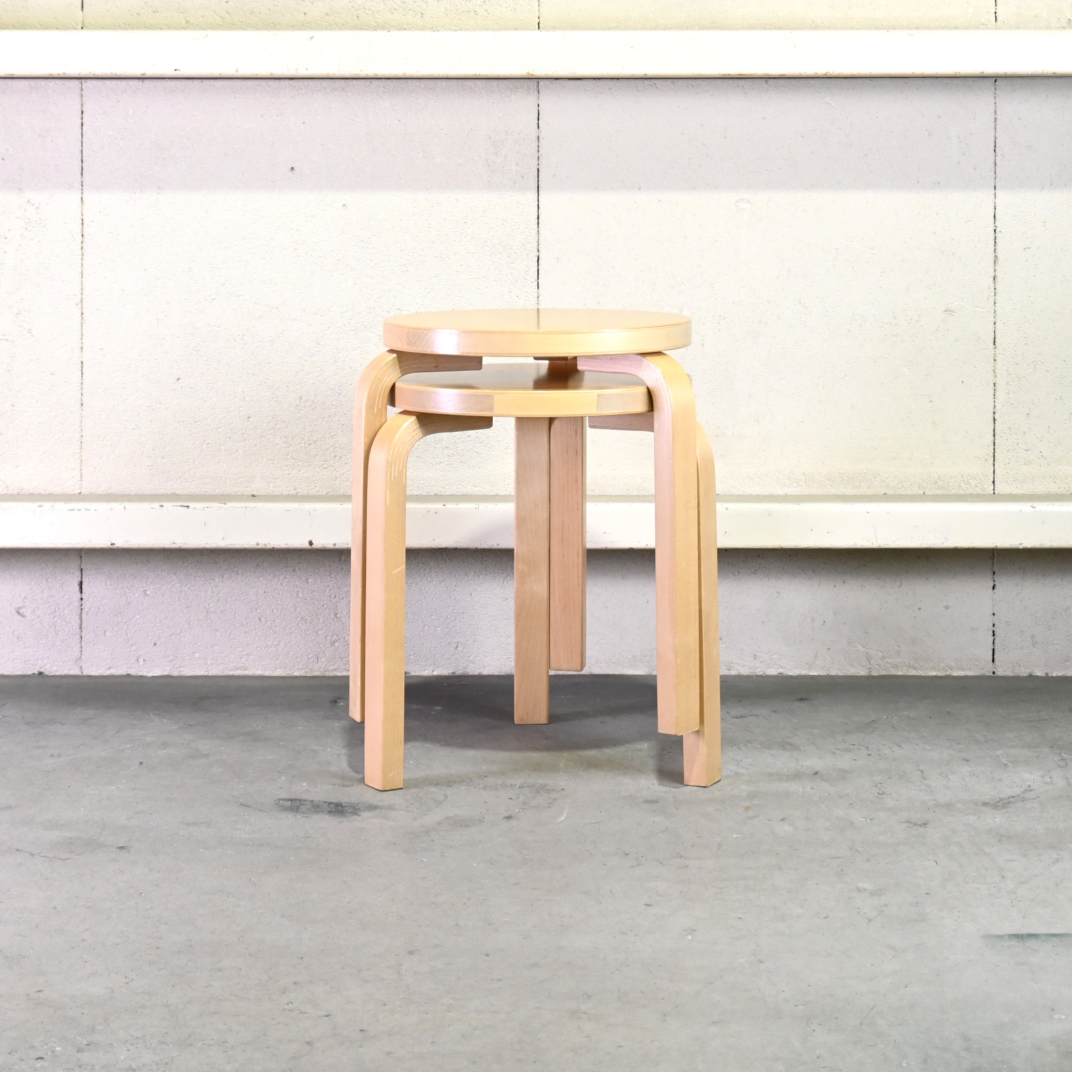 Artek Alvar Aalto STOOL60 Birch wood Natural lacquer 2011's Scandinavian design / アルテック アルヴァ・アアルト スツール60 バーチ材 ナチュラルラッカー 2011年 北欧デザイン