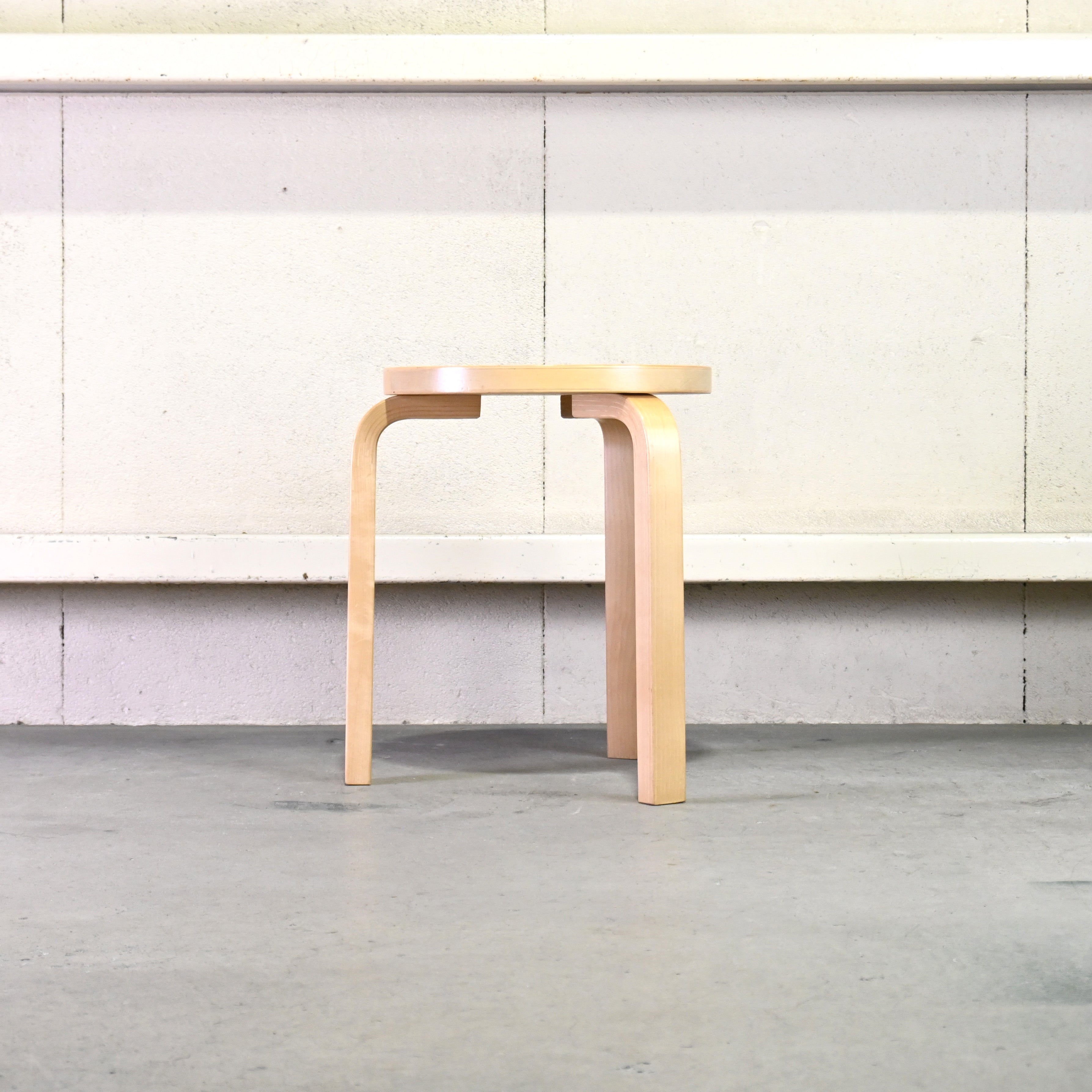 Artek Alvar Aalto STOOL60 Birch wood Natural lacquer 2011's Scandinavian design / アルテック アルヴァ・アアルト スツール60 バーチ材 ナチュラルラッカー 2011年 北欧デザイン