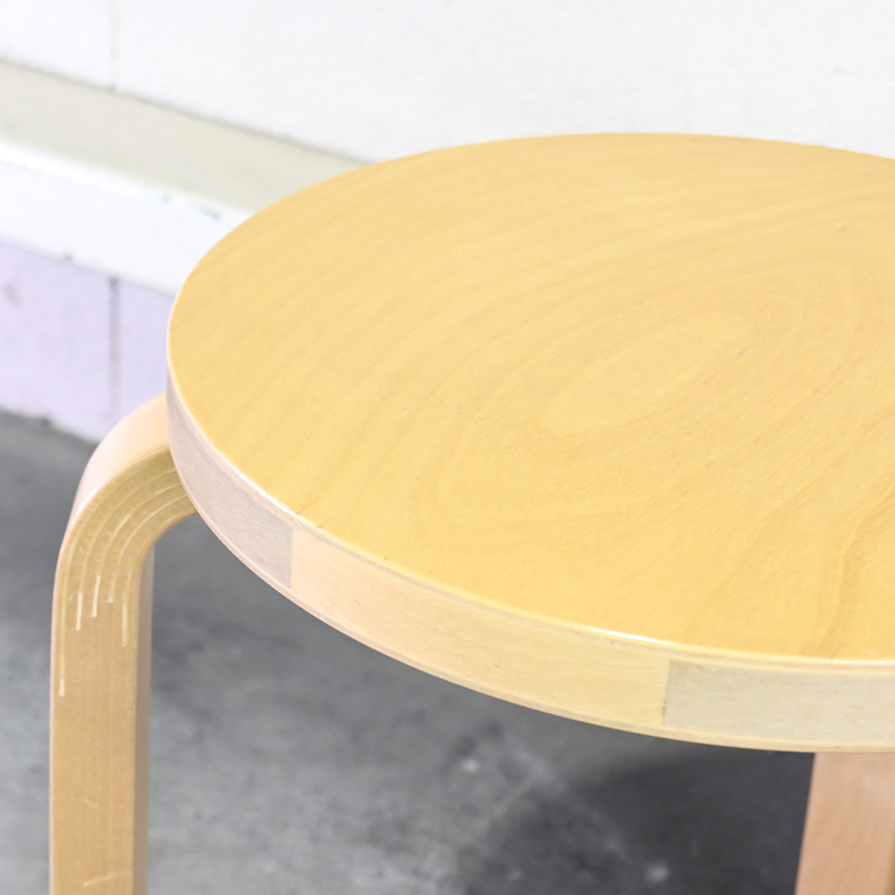 Artek Alvar Aalto STOOL60 Birch wood Natural lacquer 2011's Scandinavian design / アルテック アルヴァ・アアルト スツール60 バーチ材 ナチュラルラッカー 2011年 北欧デザイン