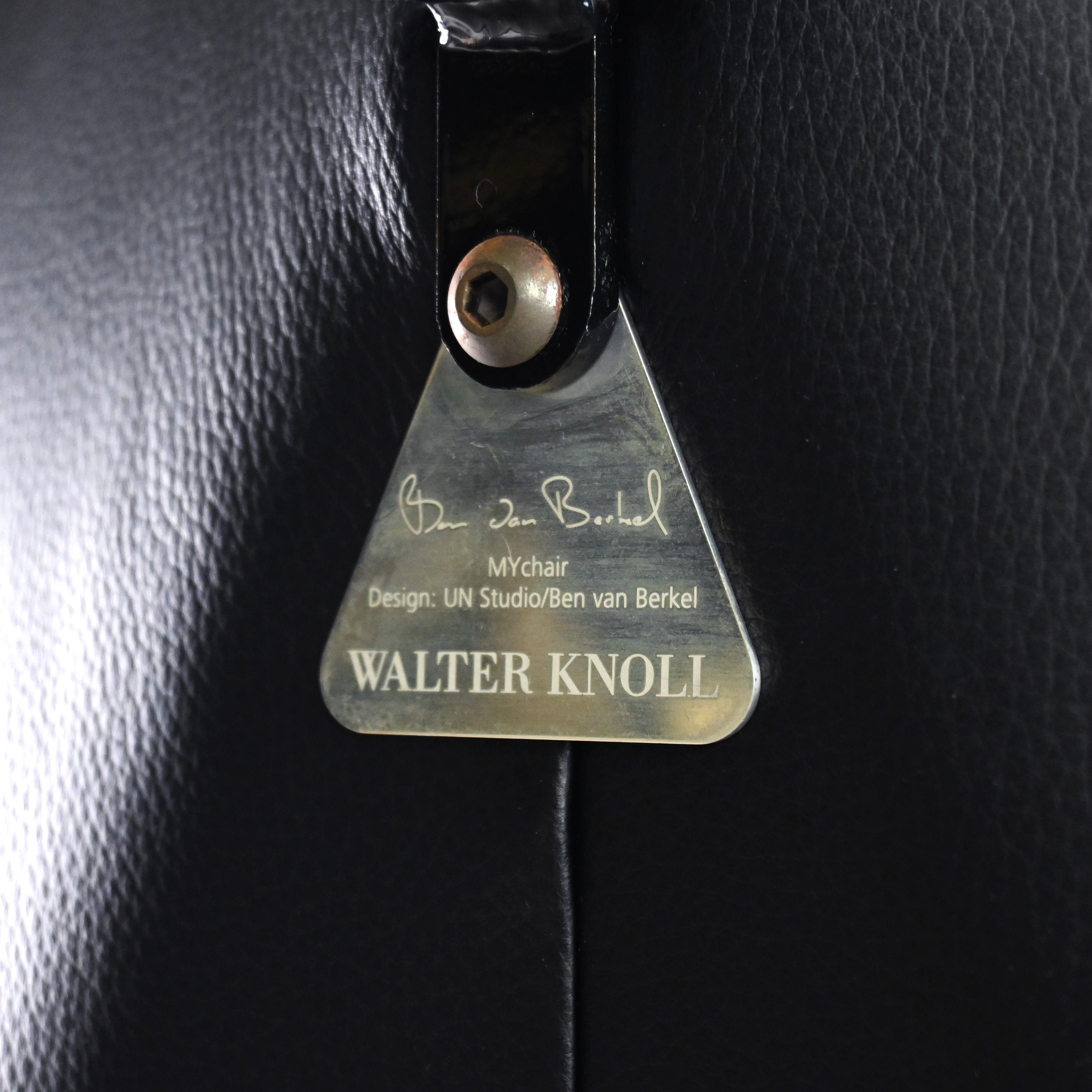 Walter Knoll UNStudio Ben van Berkel MYchair Leather Armchair Black German furniture Western design / ウォルター・ノル UNスタジオ ベン・ファン・ベルケル マイチェア レザーアームチェア ブラック ドイツ家具 西欧デザイン