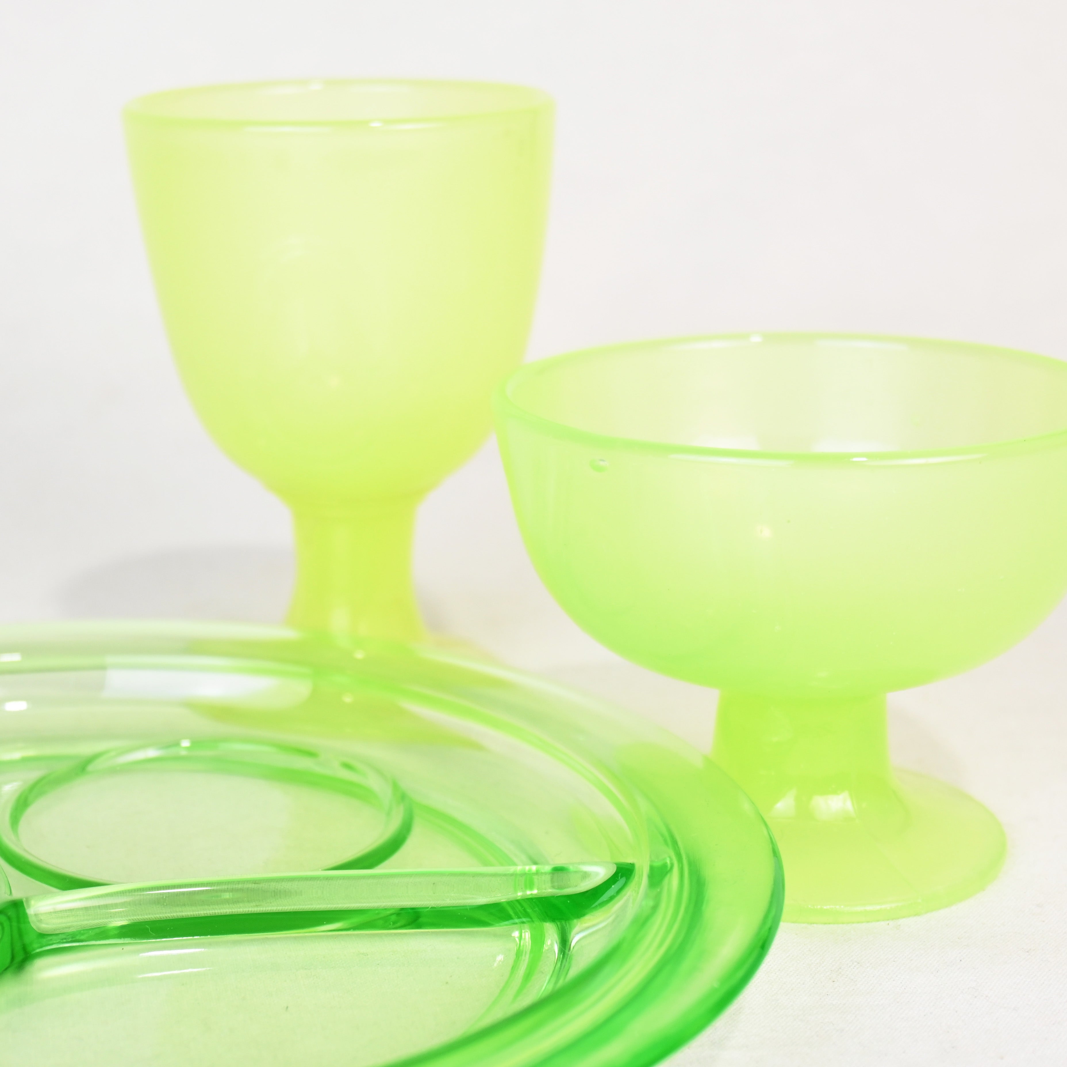 Uranium Divided Plate Vaseline glass Vintage / ウランガラス 仕切りプレート ヴィンテージ