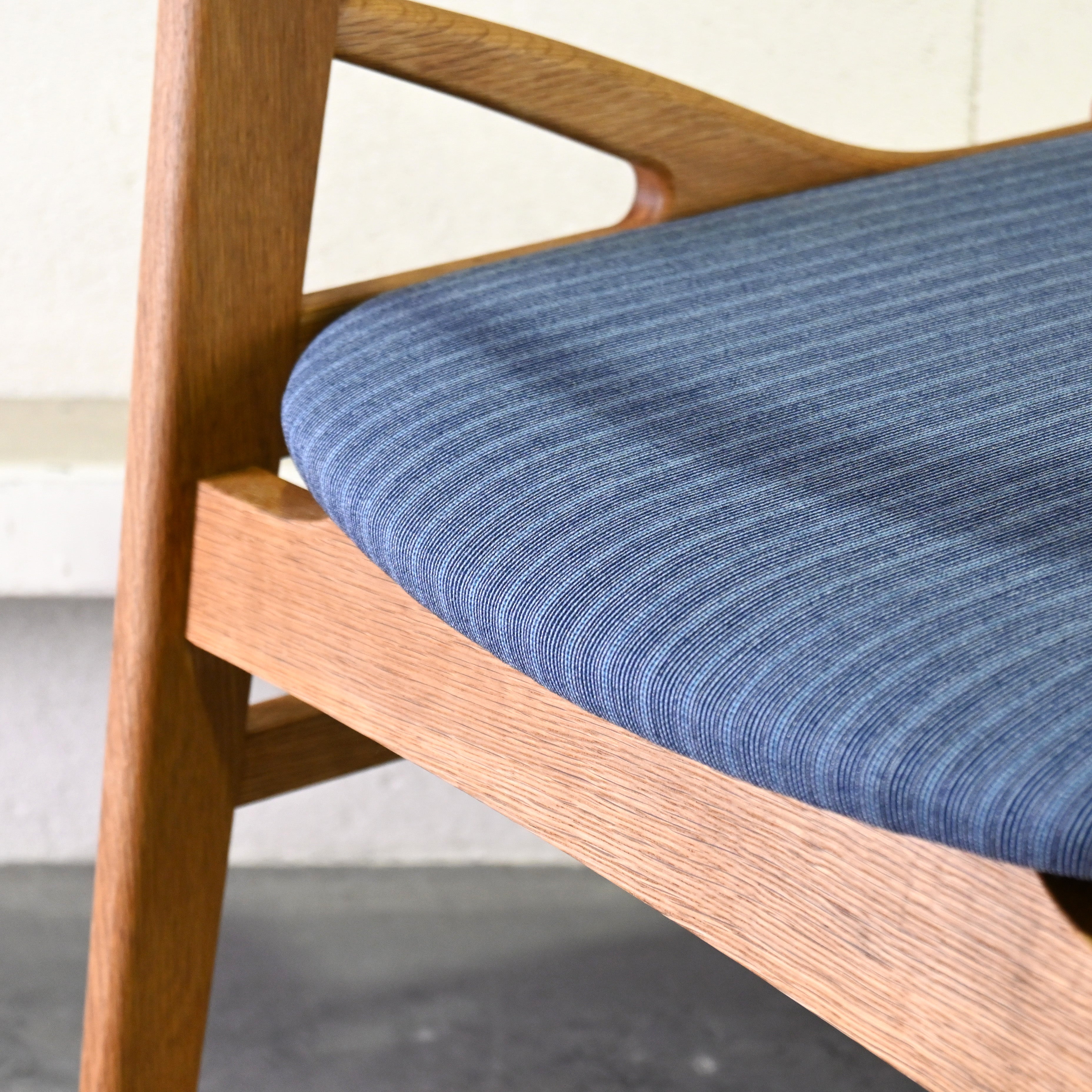 Oak Village Brunch chair Oakwood Inlay back UK fabric Remake Japanese modern design / オークヴィレッジ ブランチチェア オーク材 象嵌 英国生地 リメイク ジャパニーズモダンデザイン