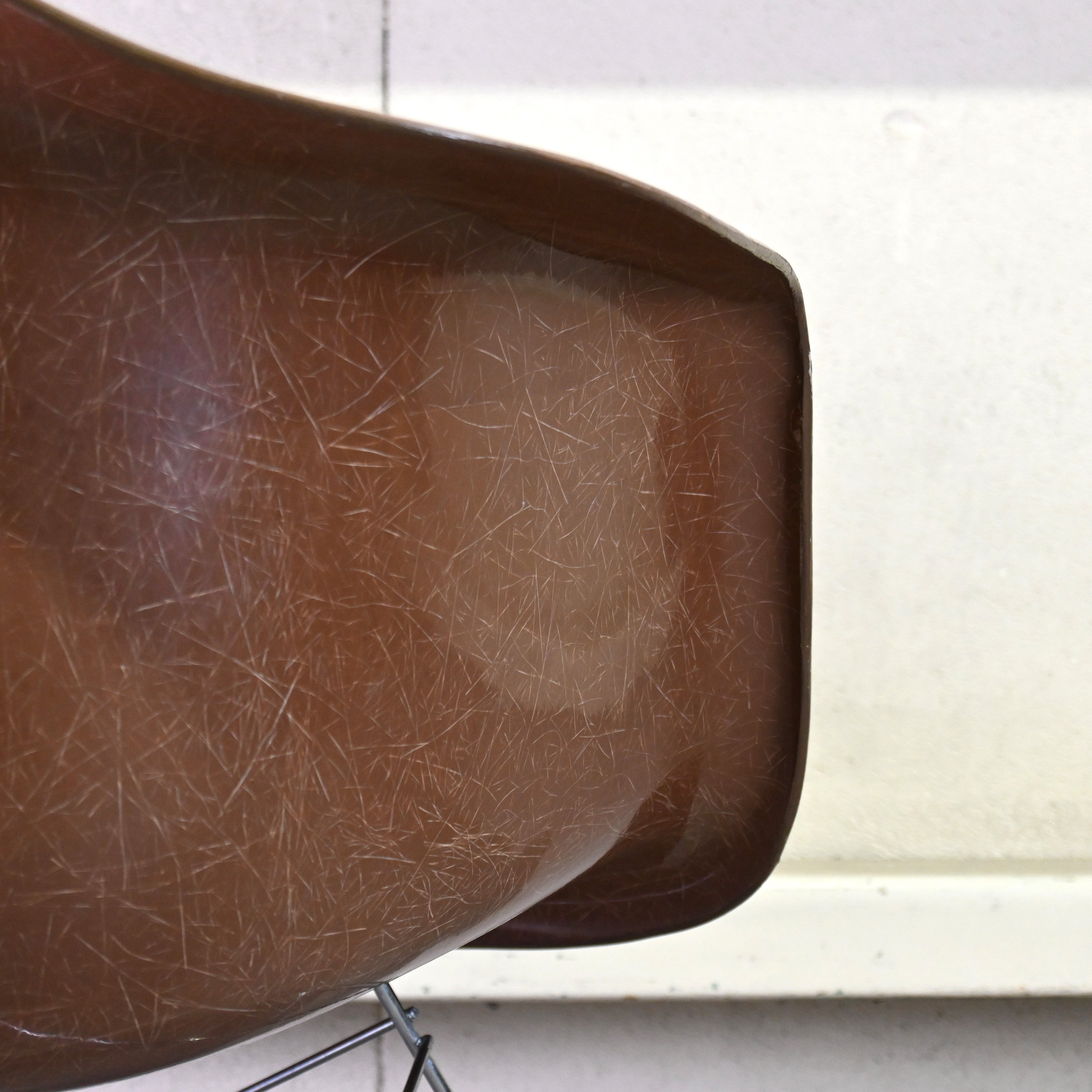 Arm shell chair Cats cradle base FRP Brown Midcentury style ＊Manufacturer unknown / アームシェルチェア キャッツクレイドルベース グラスファイバー ブラウン ミッドセンチュリースタイル ＊メーカー不明