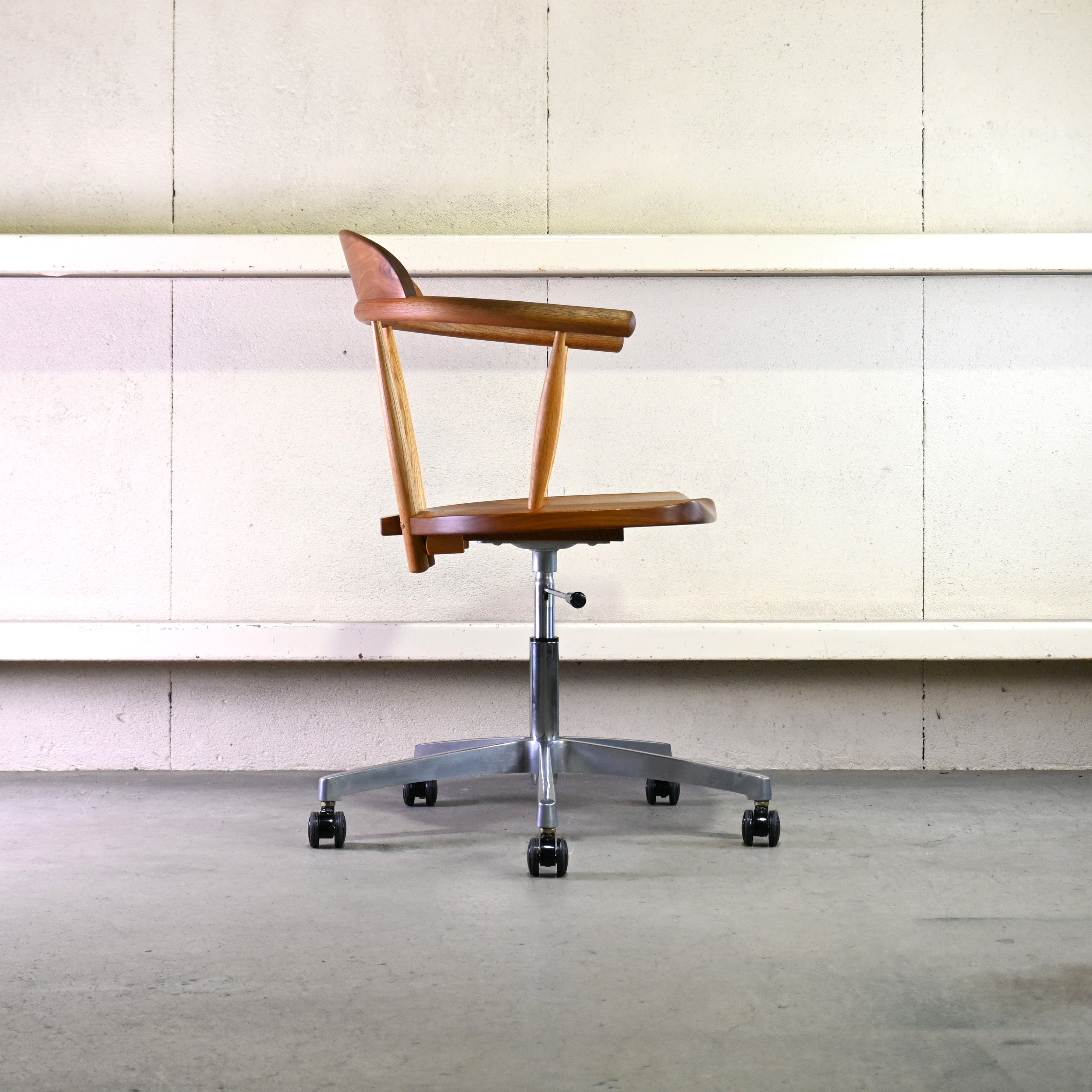 Takayama Wood Works × KASHIWA Desk chair Walnut × Oak Japanese modern design Iwakura Eiri / 高山ウッドワークス 柏木工 デスクチェア ウォールナット × オーク ジャパニーズモダンデザイン 岩倉榮利