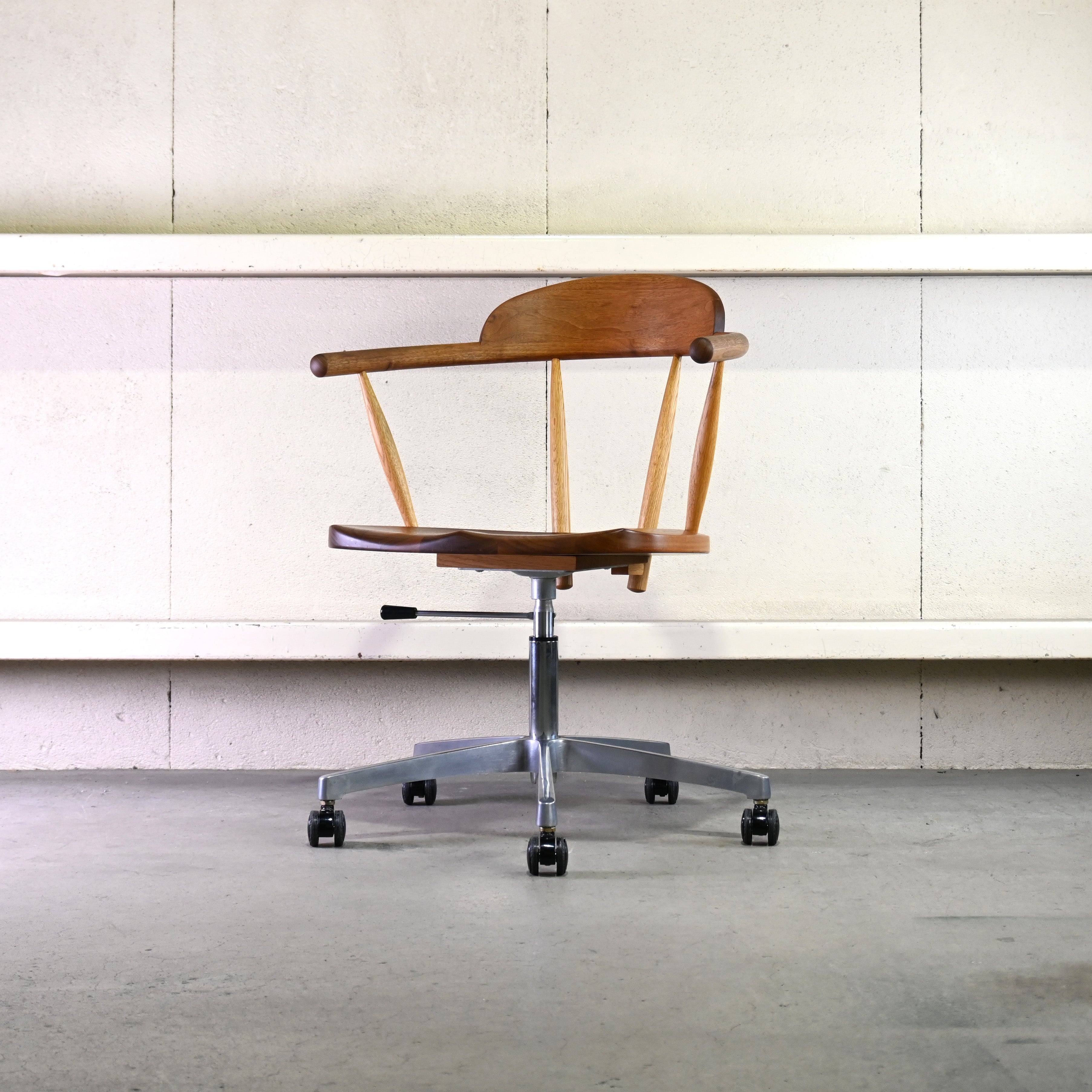 Takayama Wood Works × KASHIWA Desk chair Walnut × Oak Japanese modern design Iwakura Eiri / 高山ウッドワークス 柏木工 デスクチェア ウォールナット × オーク ジャパニーズモダンデザイン 岩倉榮利