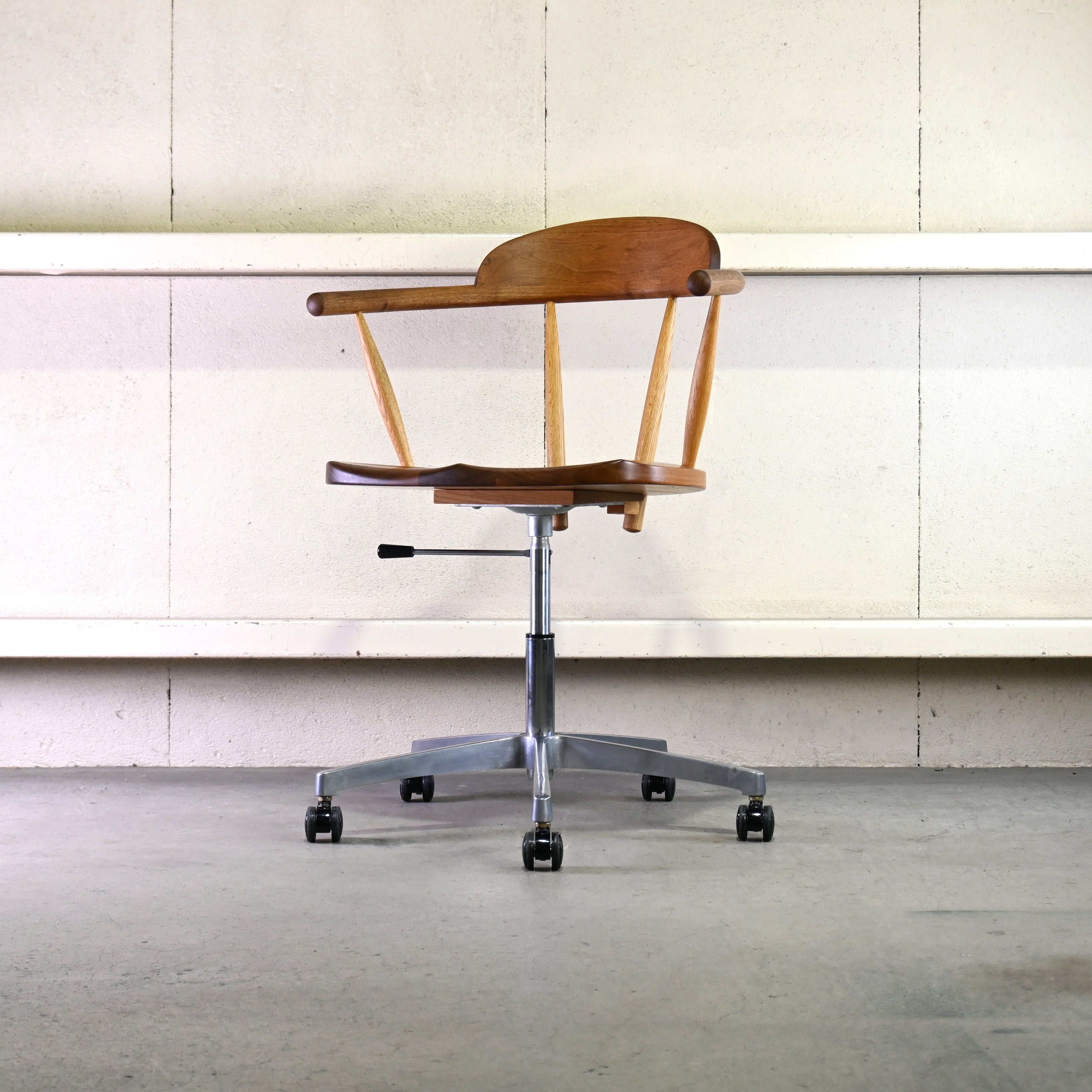 Takayama Wood Works × KASHIWA Desk chair Walnut × Oak Japanese modern design Iwakura Eiri / 高山ウッドワークス 柏木工 デスクチェア ウォールナット × オーク ジャパニーズモダンデザイン 岩倉榮利