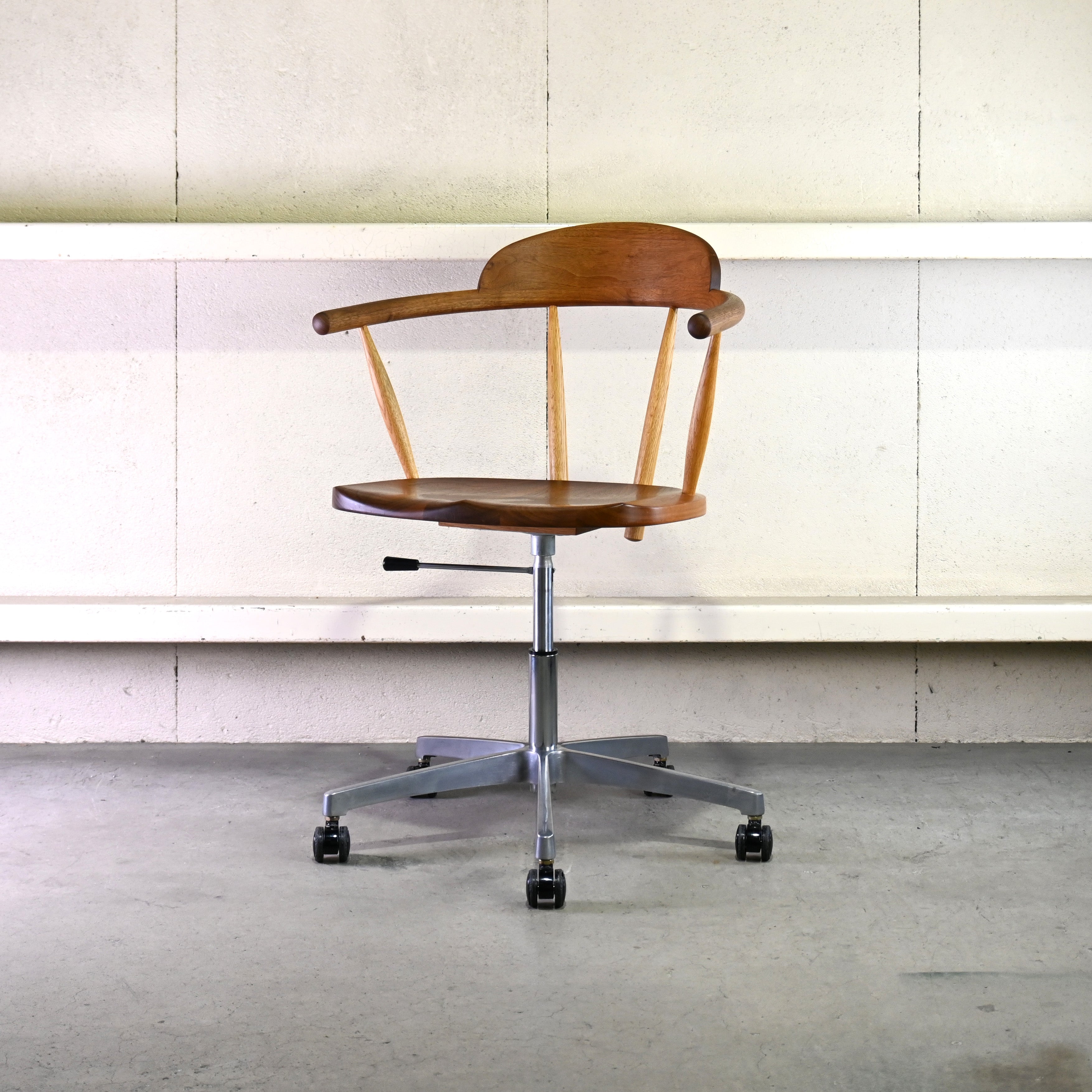 Takayama Wood Works × KASHIWA Desk chair Walnut × Oak Japanese modern design Iwakura Eiri / 高山ウッドワークス 柏木工 デスクチェア ウォールナット × オーク ジャパニーズモダンデザイン 岩倉榮利