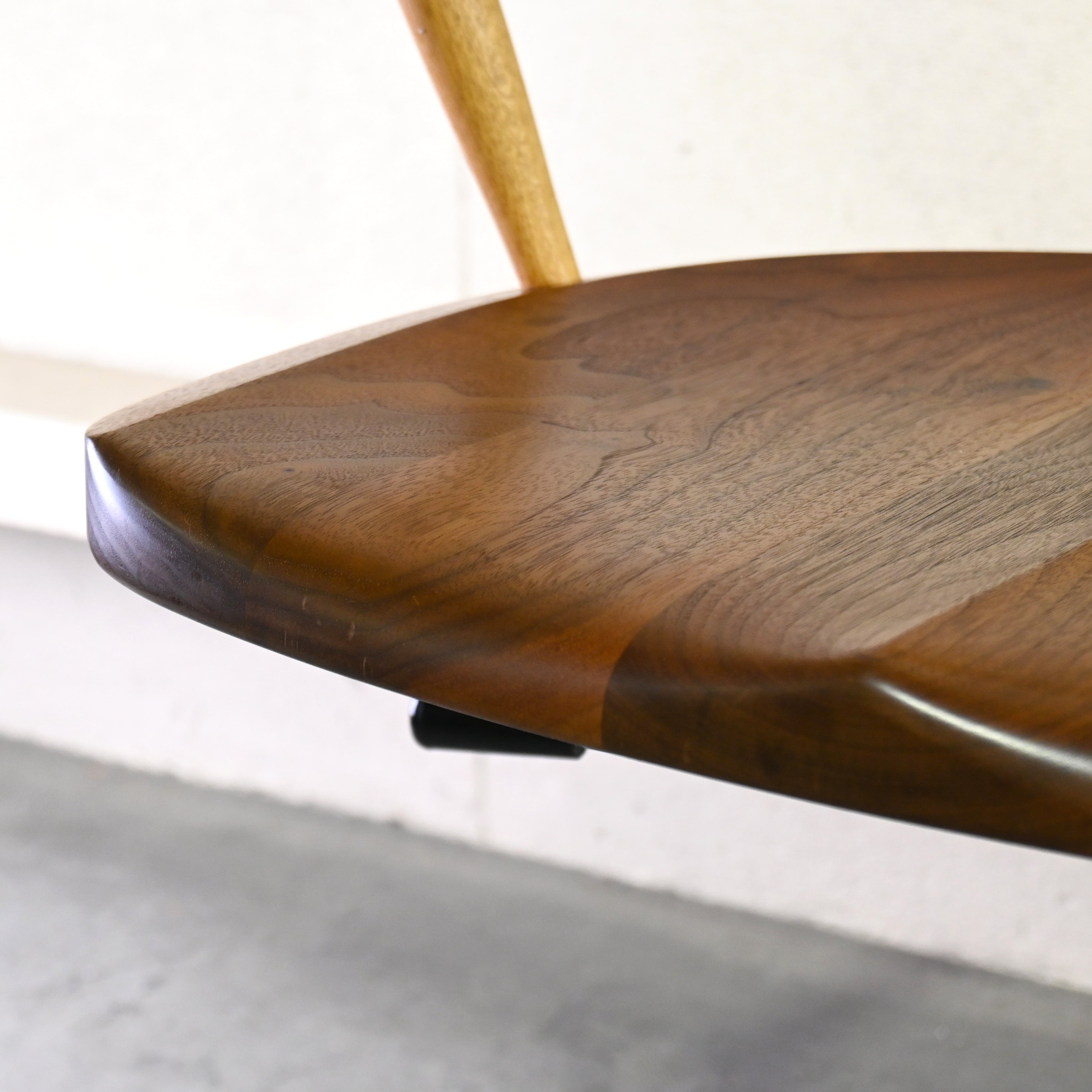 Takayama Wood Works × KASHIWA Desk chair Walnut × Oak Japanese modern design Iwakura Eiri / 高山ウッドワークス 柏木工 デスクチェア ウォールナット × オーク ジャパニーズモダンデザイン 岩倉榮利