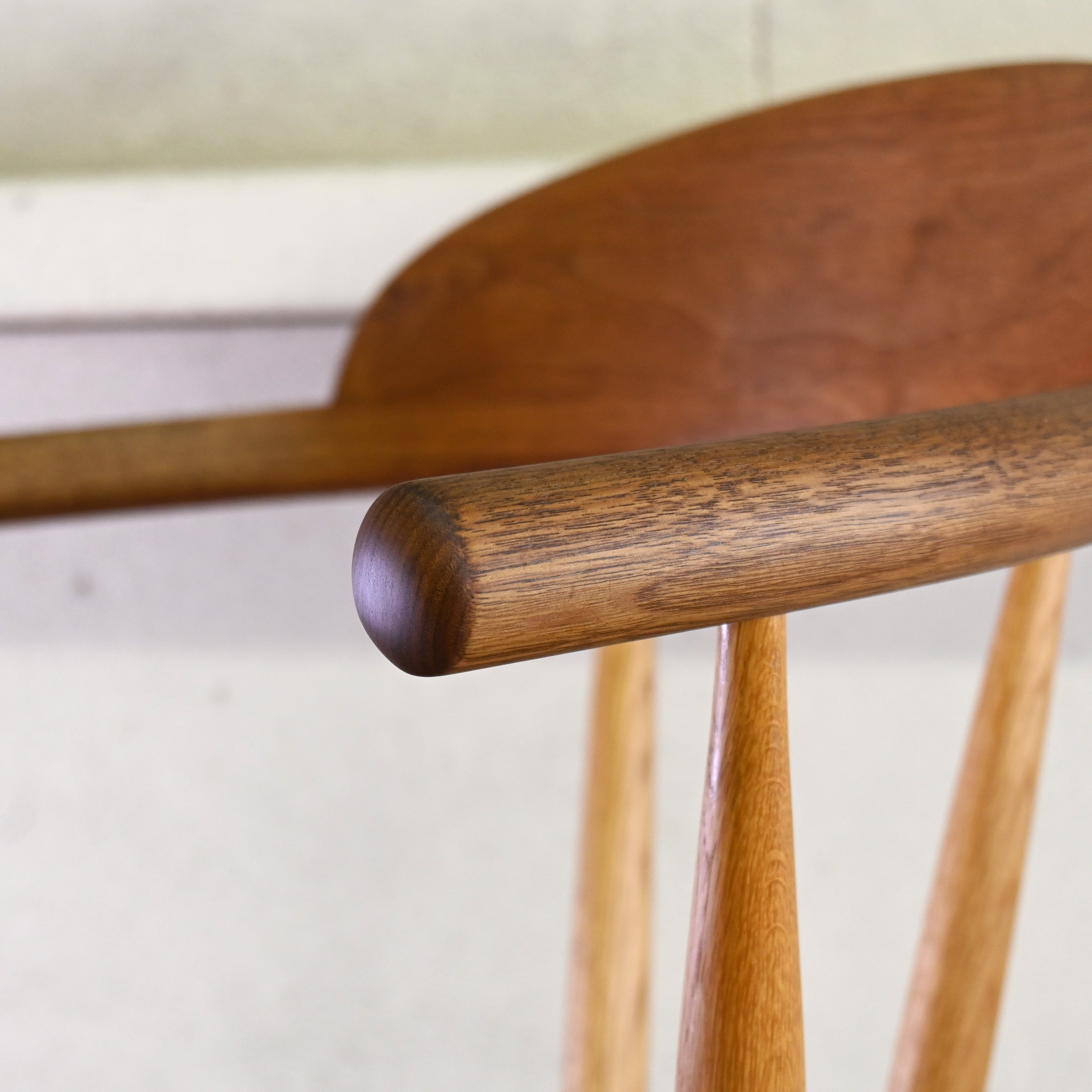 Takayama Wood Works × KASHIWA Desk chair Walnut × Oak Japanese modern design Iwakura Eiri / 高山ウッドワークス 柏木工 デスクチェア ウォールナット × オーク ジャパニーズモダンデザイン 岩倉榮利