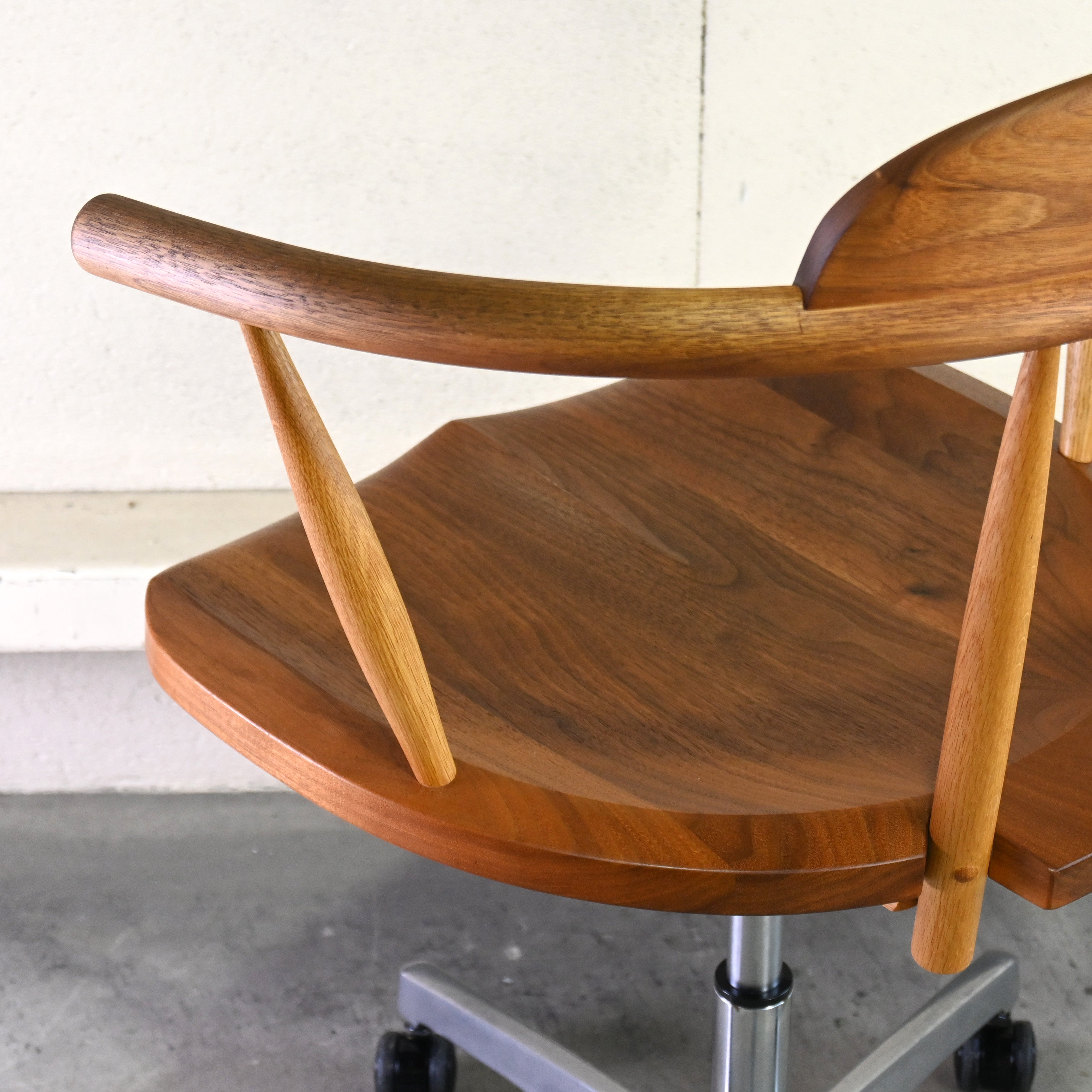 Takayama Wood Works × KASHIWA Desk chair Walnut × Oak Japanese modern design Iwakura Eiri / 高山ウッドワークス 柏木工 デスクチェア ウォールナット × オーク ジャパニーズモダンデザイン 岩倉榮利