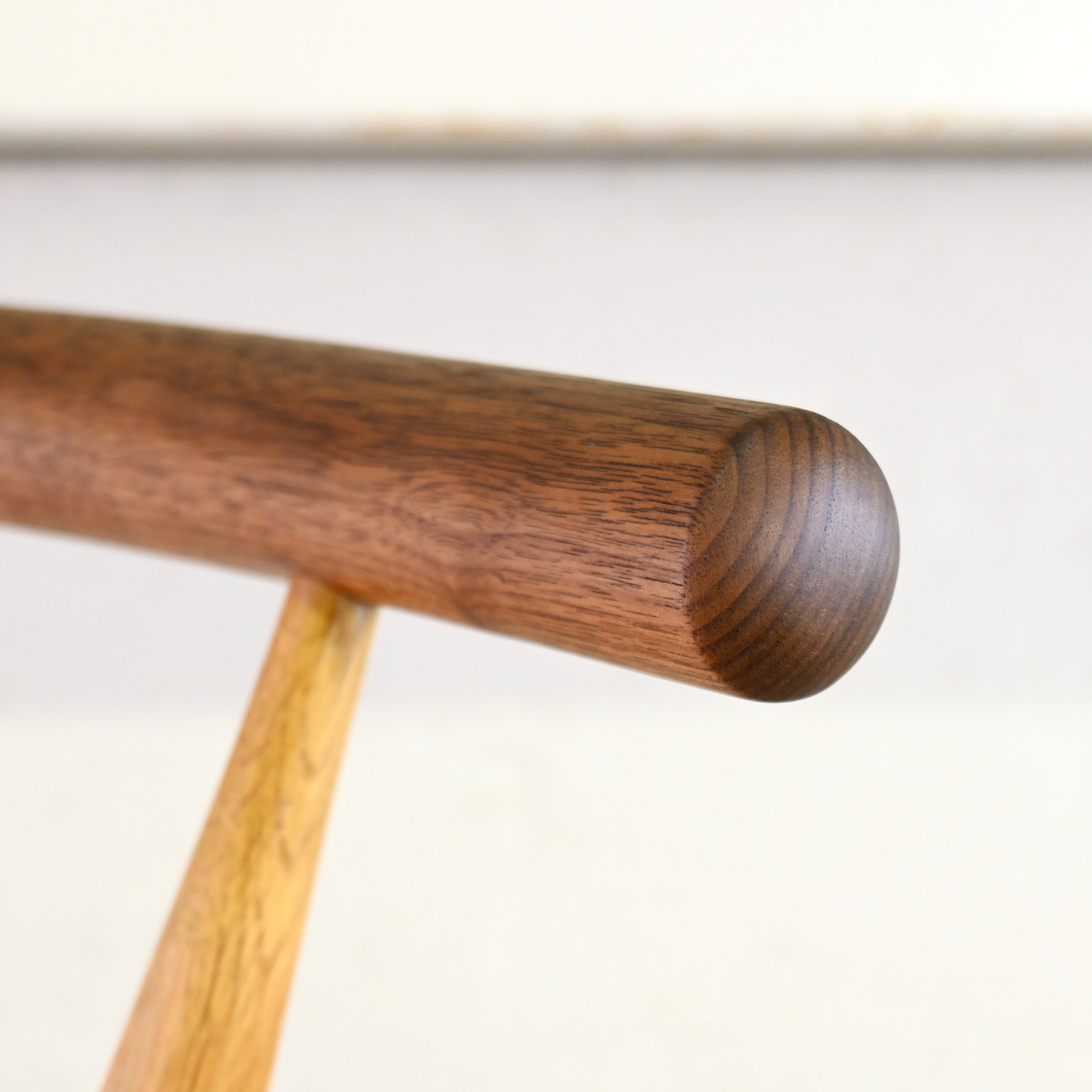 Takayama Wood Works × KASHIWA Desk chair Walnut × Oak Japanese modern design Iwakura Eiri / 高山ウッドワークス 柏木工 デスクチェア ウォールナット × オーク ジャパニーズモダンデザイン 岩倉榮利