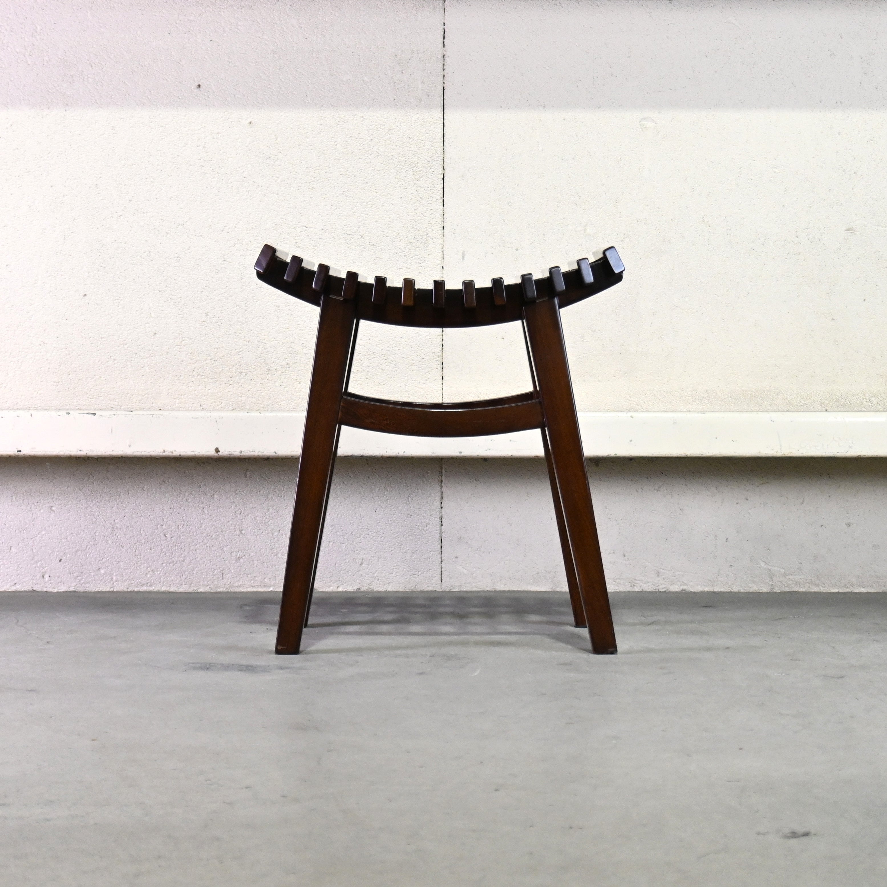 HIRONAGA Elm solid wood lacquered Stool Japanese modern design / 博永家具 楡無垢材 漆塗り スツール ジャパニーズモダンデザイン