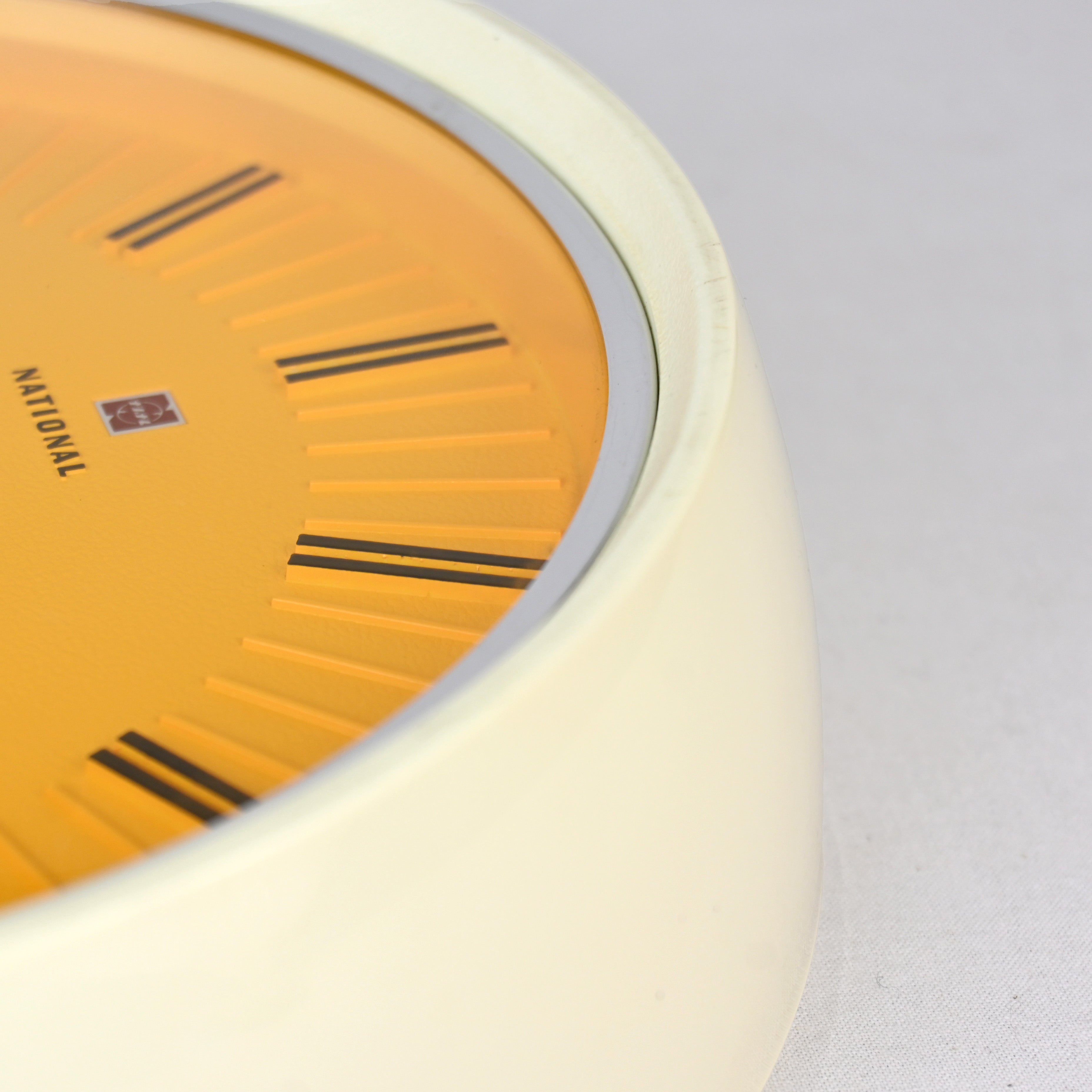 National 1970’s Electric wall clock 50Hz Japanese modern Spaceage / ナショナル 1970年代 電気掛け時計 50ヘルツ ジャパニーズモダン スペースエイジ