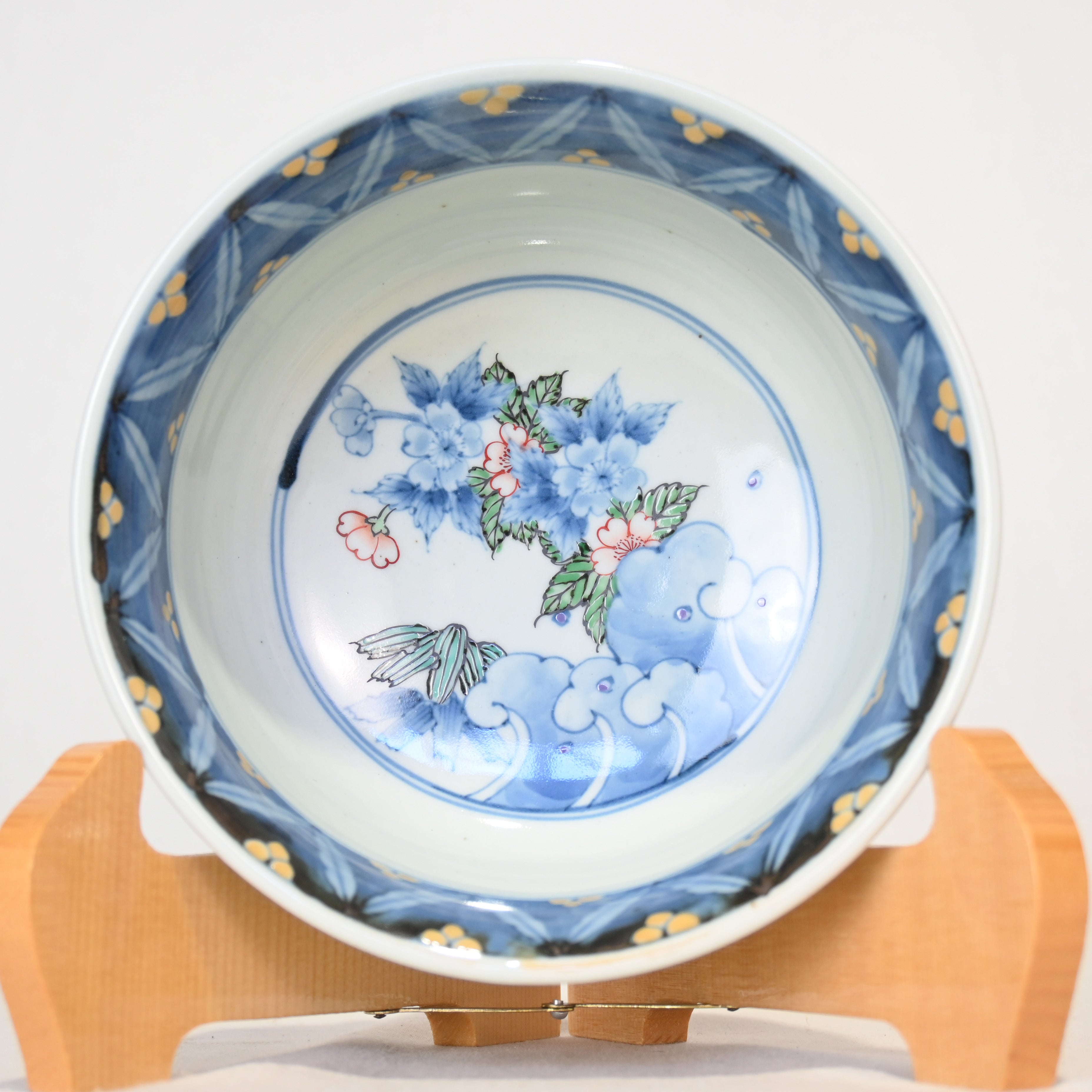 六代 佐藤走波 染錦花文 山水鉢 共箱付 有田焼 / The Sixth Sato Souha