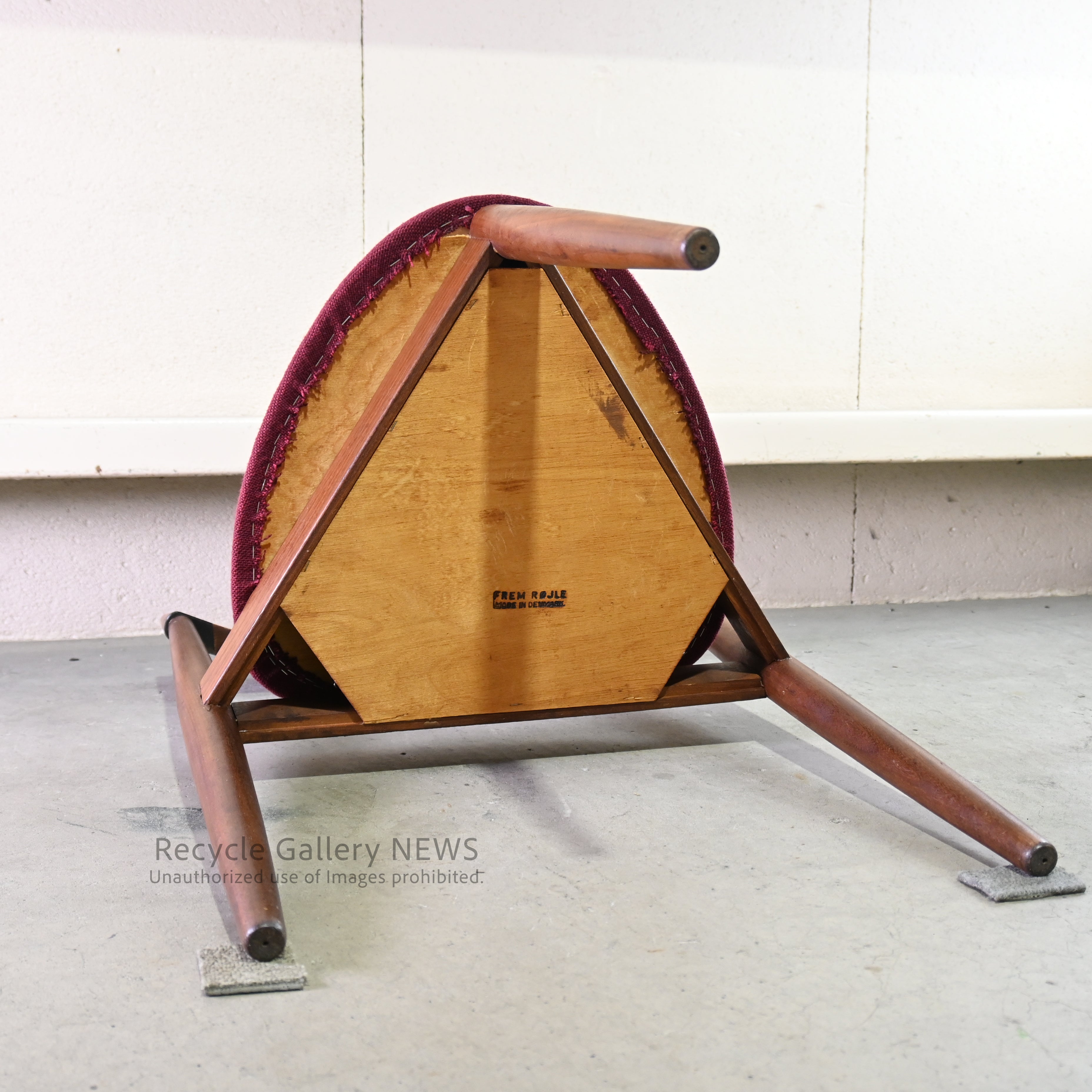 Hans Olsen Vintage Three-Legged Chair Frem Rojle Moblefabrik 1960s Denmark Scandinavian furniture / ハンス・オルセン ヴィンテージ チェア 3本脚 1960年代 デンマーク 北欧家具