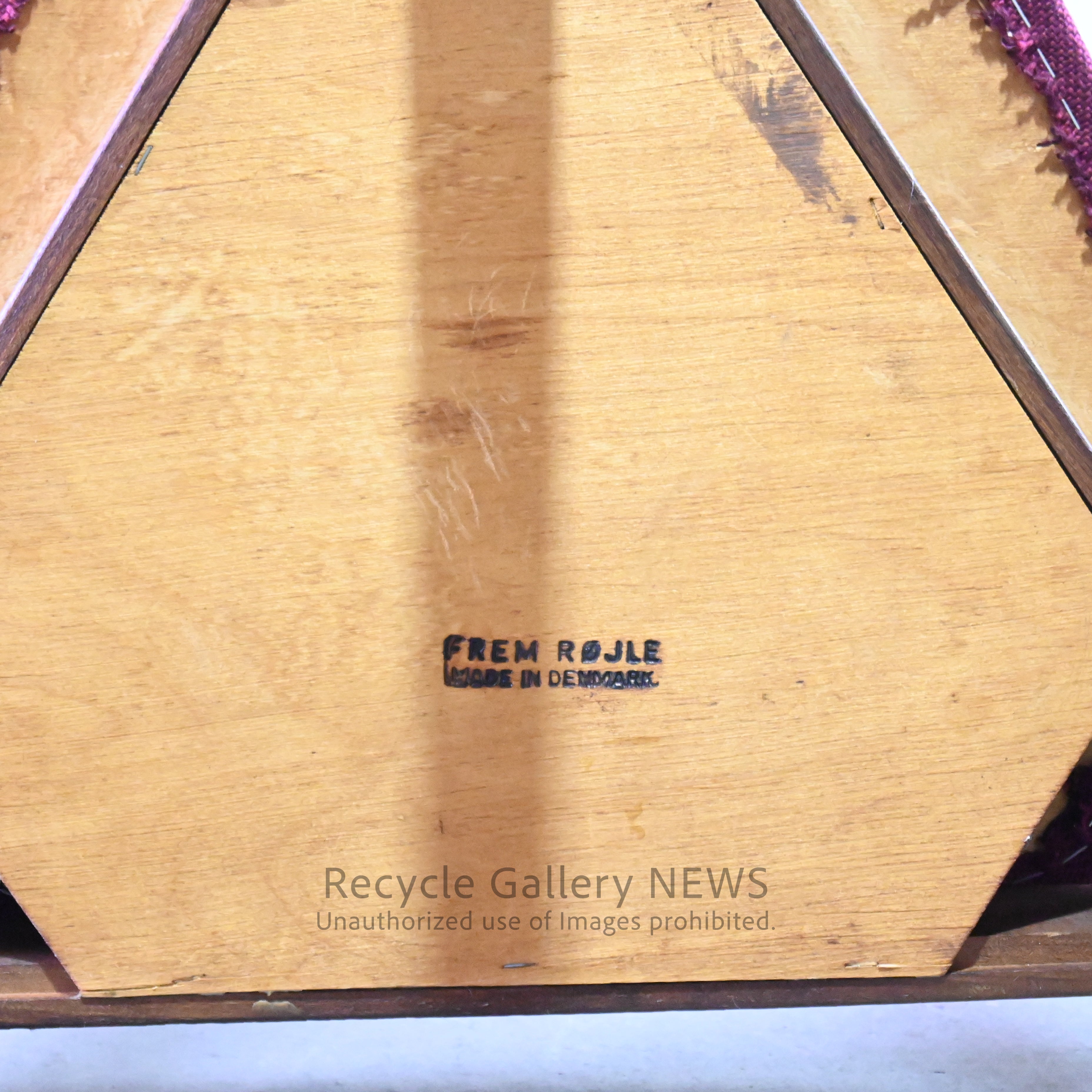 Hans Olsen Vintage Three-Legged Chair Frem Rojle Moblefabrik 1960s Denmark Scandinavian furniture / ハンス・オルセン ヴィンテージ チェア 3本脚 1960年代 デンマーク 北欧家具