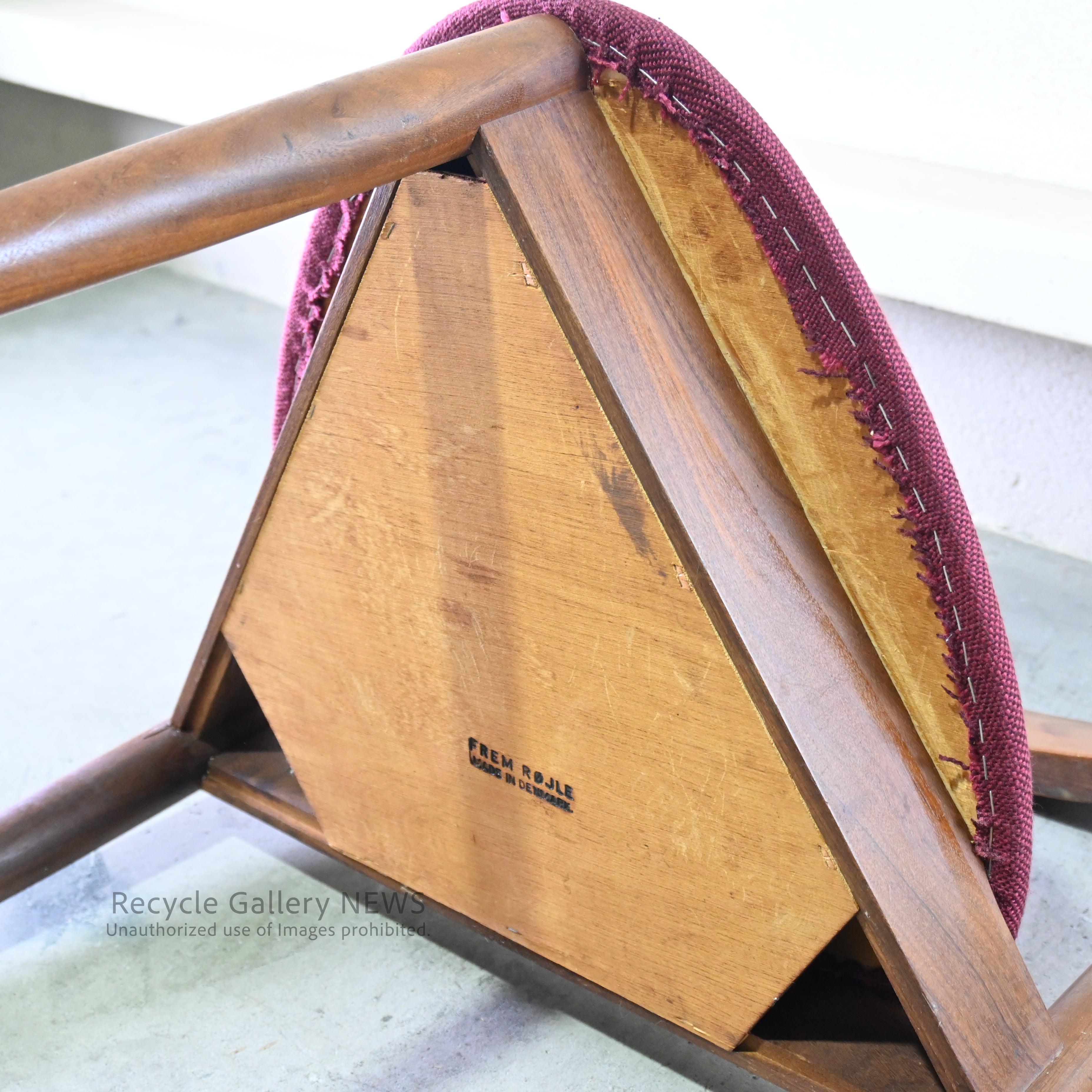 Hans Olsen Vintage Three-Legged Chair Frem Rojle Moblefabrik 1960s Denmark Scandinavian furniture / ハンス・オルセン ヴィンテージ チェア 3本脚 1960年代 デンマーク 北欧家具