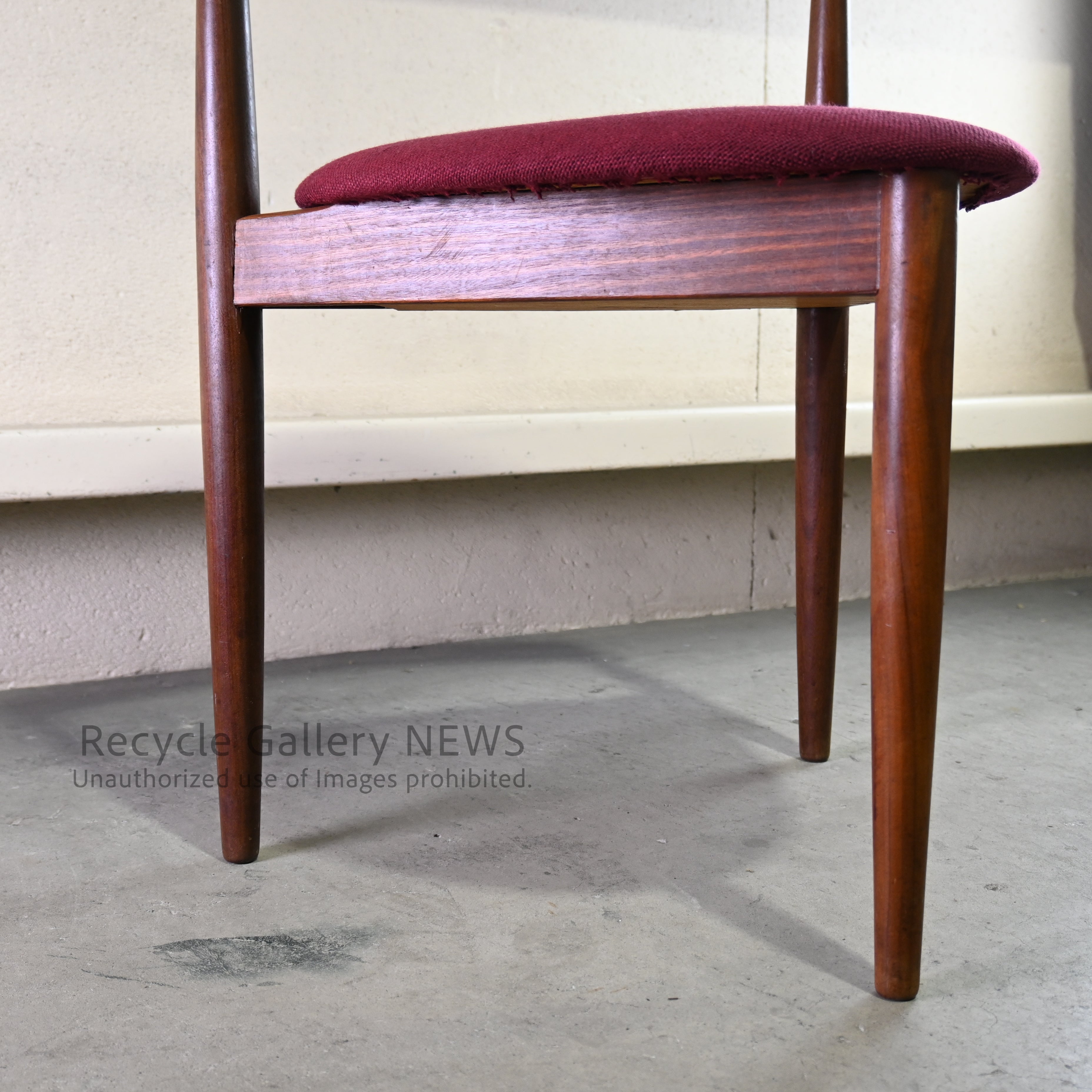 Hans Olsen Vintage Three-Legged Chair Frem Rojle Moblefabrik 1960s Denmark Scandinavian furniture / ハンス・オルセン ヴィンテージ チェア 3本脚 1960年代 デンマーク 北欧家具