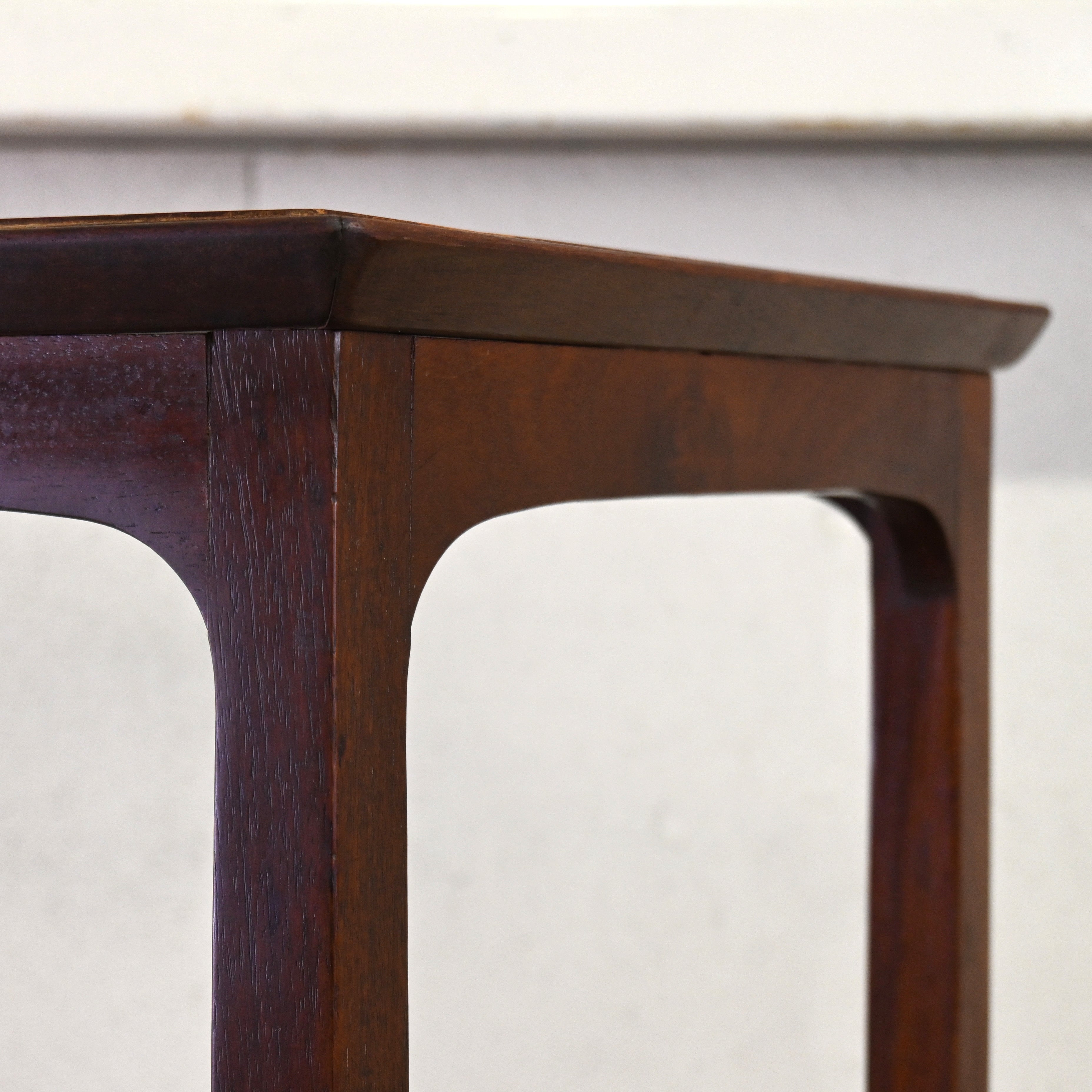 Old maruni Side table Rosewood Town wood Japanese modern design / マルニ木工 オールドマルニ サイドテーブル ローズウッド タウンウッド 孔雀マーク ジャパニーズモダンデザイン