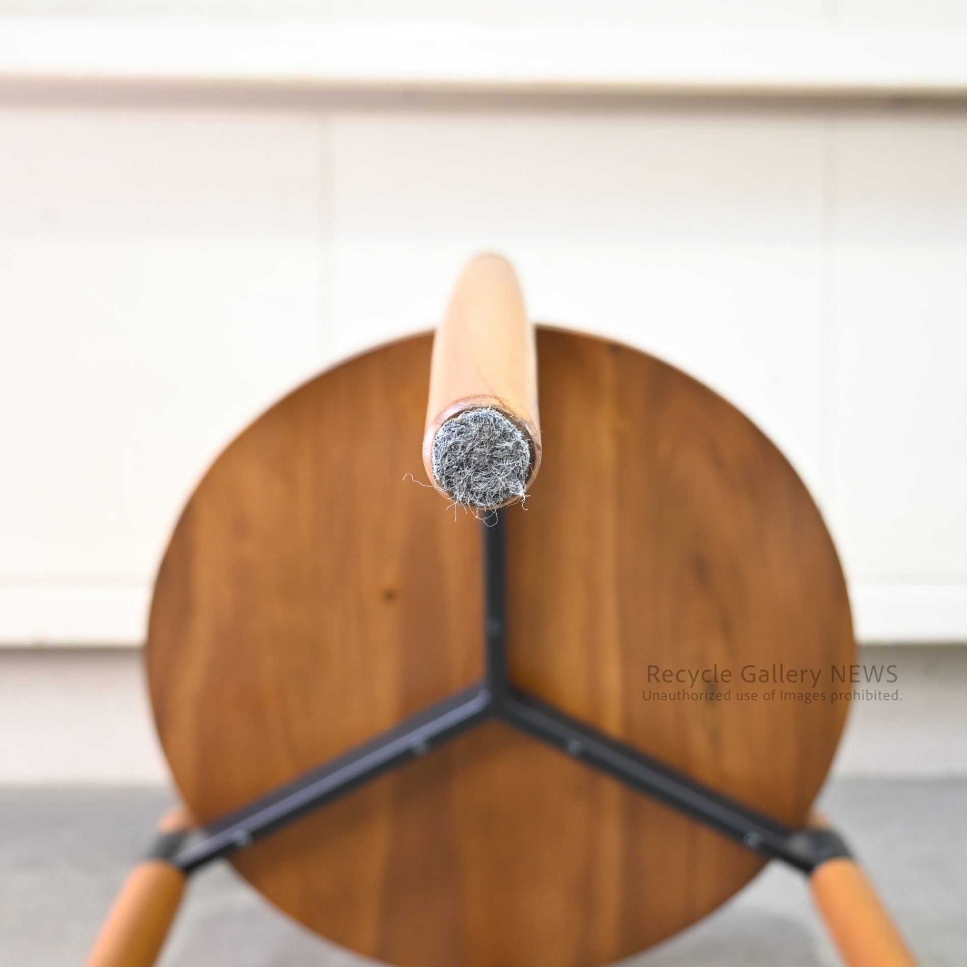 AZUMAYA Round Monkey Pod Side Table　Solid Wood Brown Grain pattern / AZUMAYA モンキーポッド ラウンドサイドテーブル 無垢材 茶色 木目